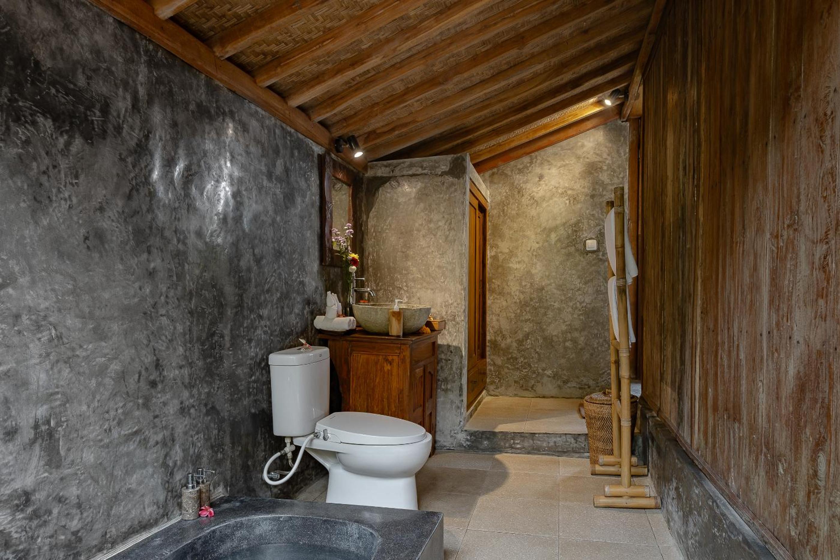 One-Bedroom Pool Villa with Ricefield View - Photo 23