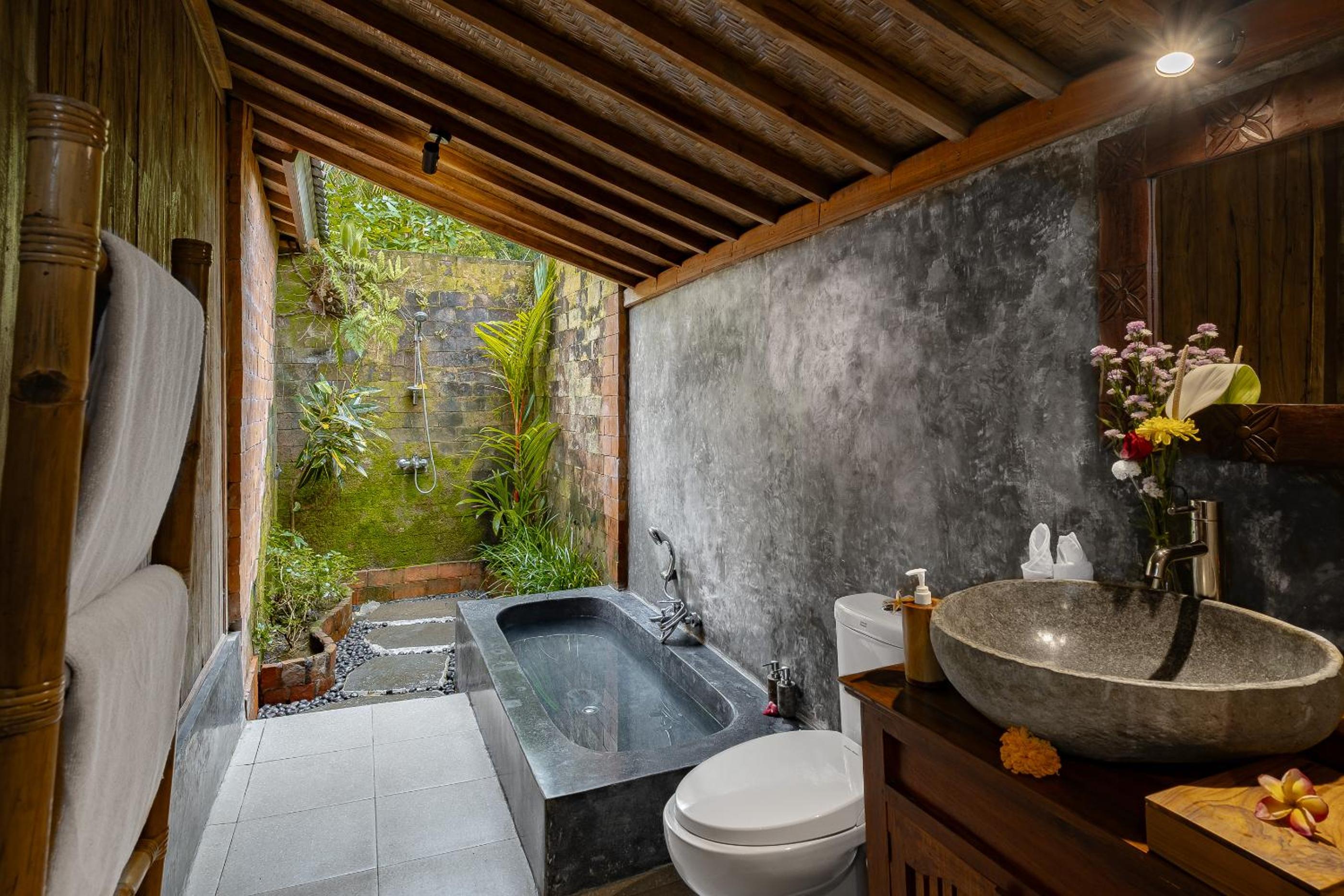 One-Bedroom Pool Villa with Ricefield View - Photo 21