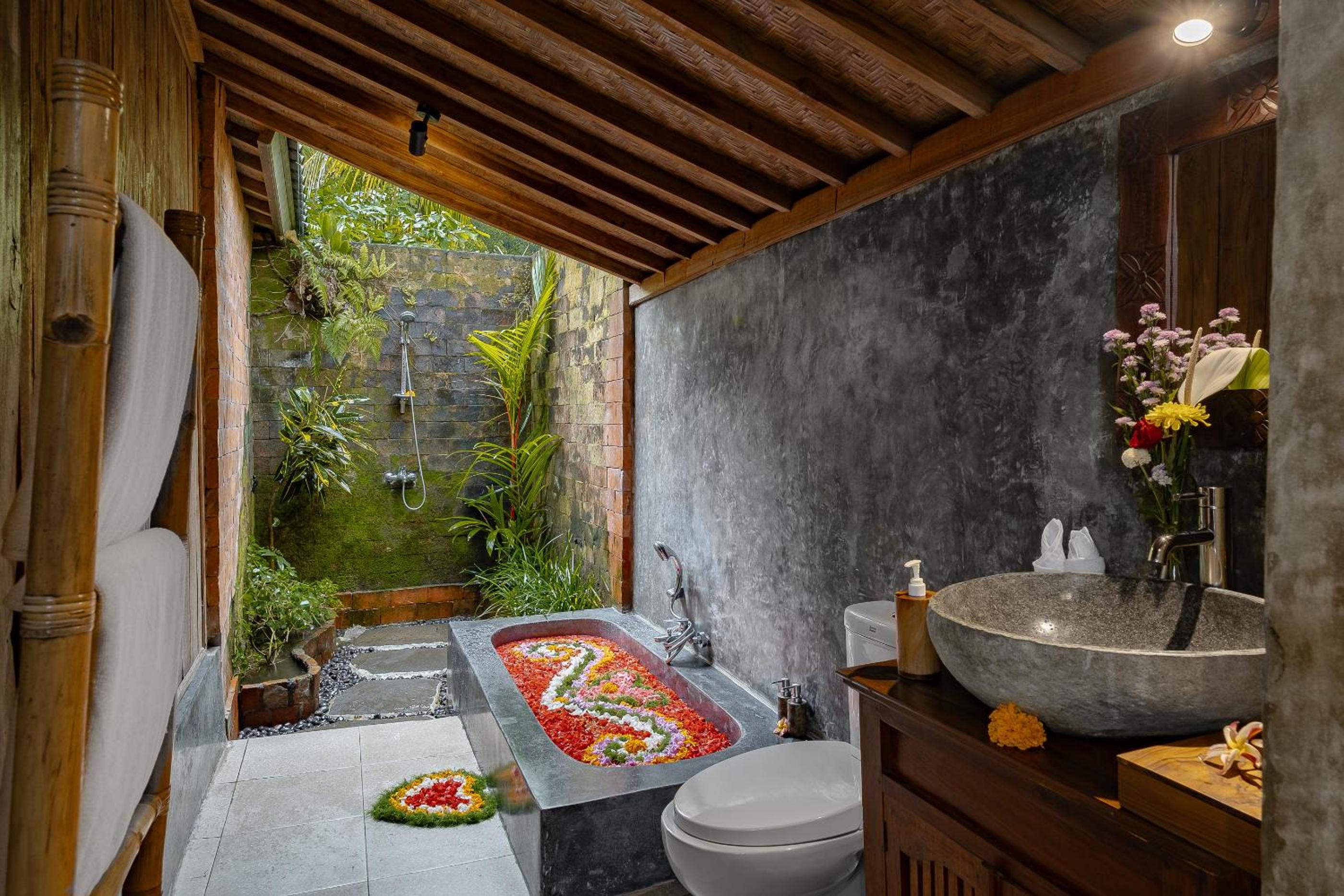 One-Bedroom Pool Villa with Ricefield View - Photo 17