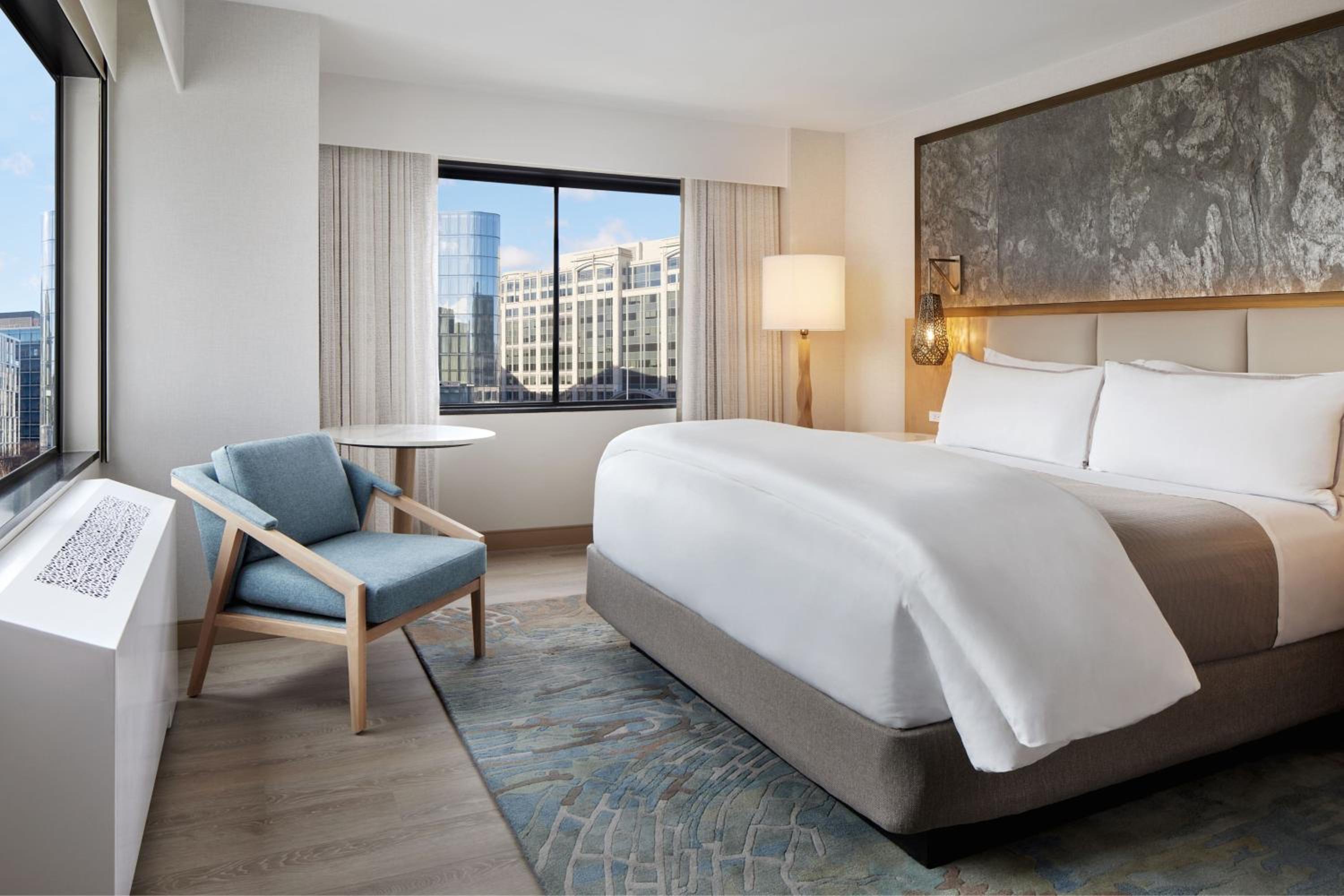 Premier King Room - Photo 2