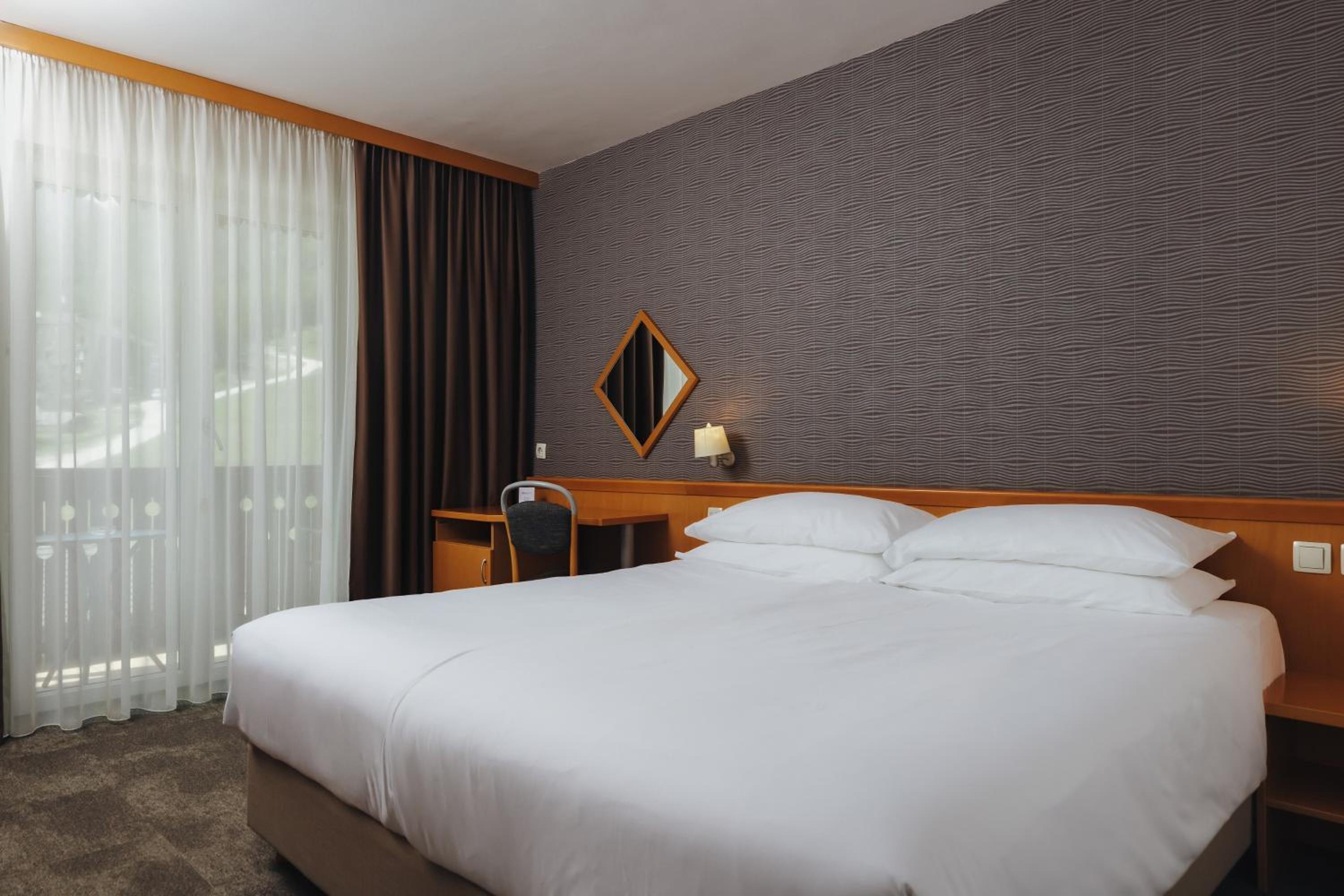 Room with One King Bed or Two Twin Beds, photo 7