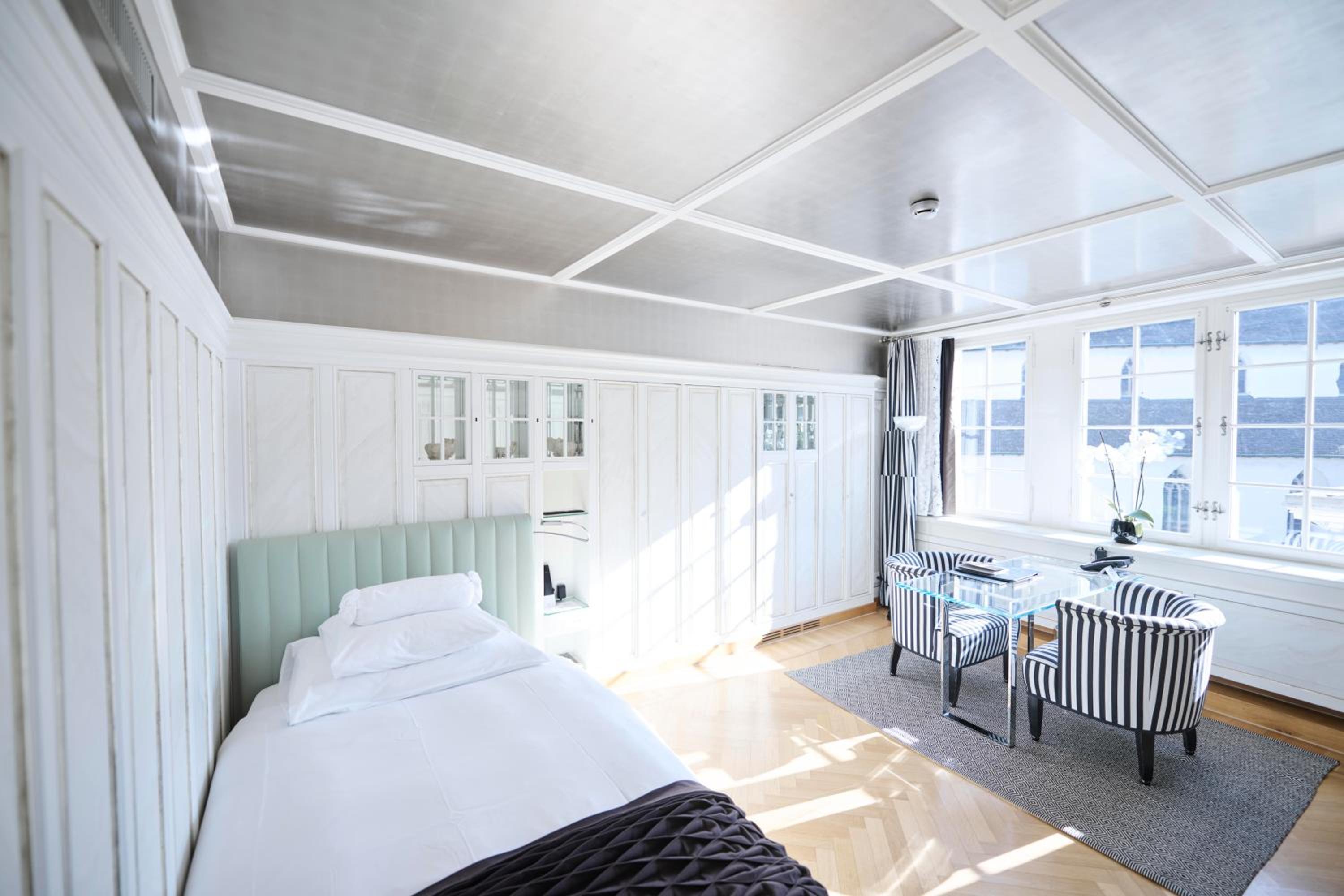 Design Single Room with 1 Adult Occupancy (Non Smoking)