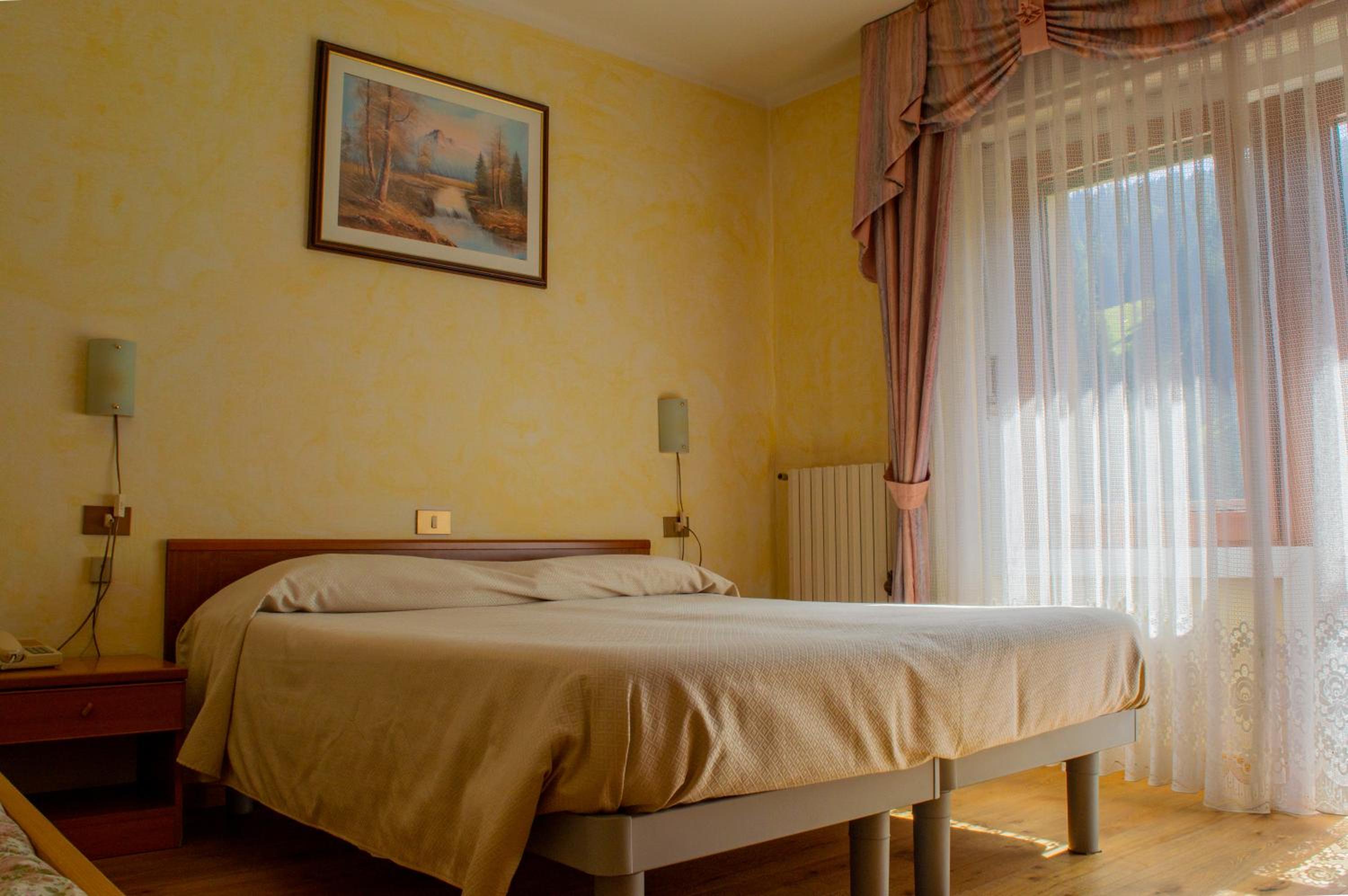 Double room with private external bathroom Cadini balcony studio