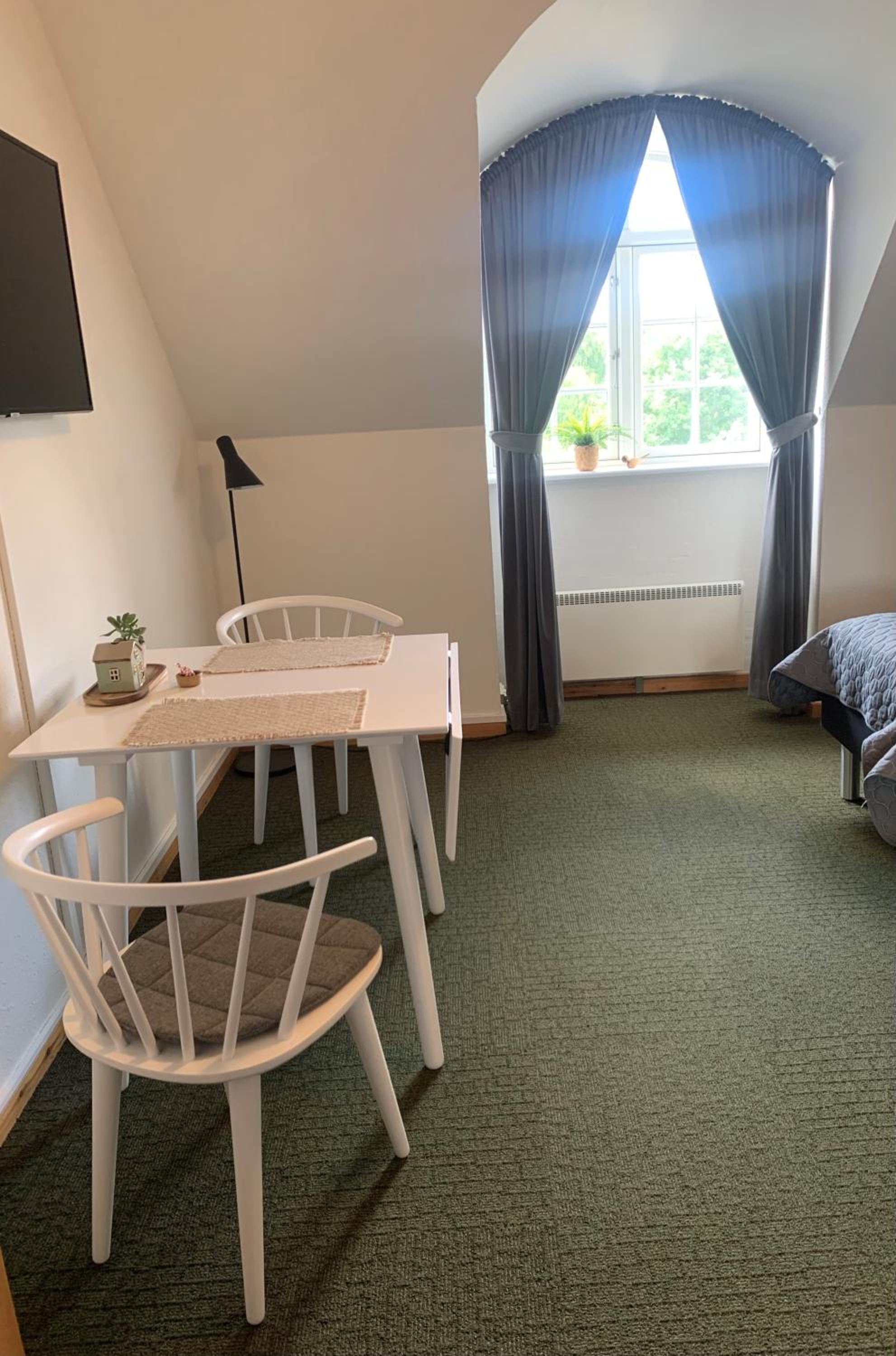 Twin Room - Photo 11
