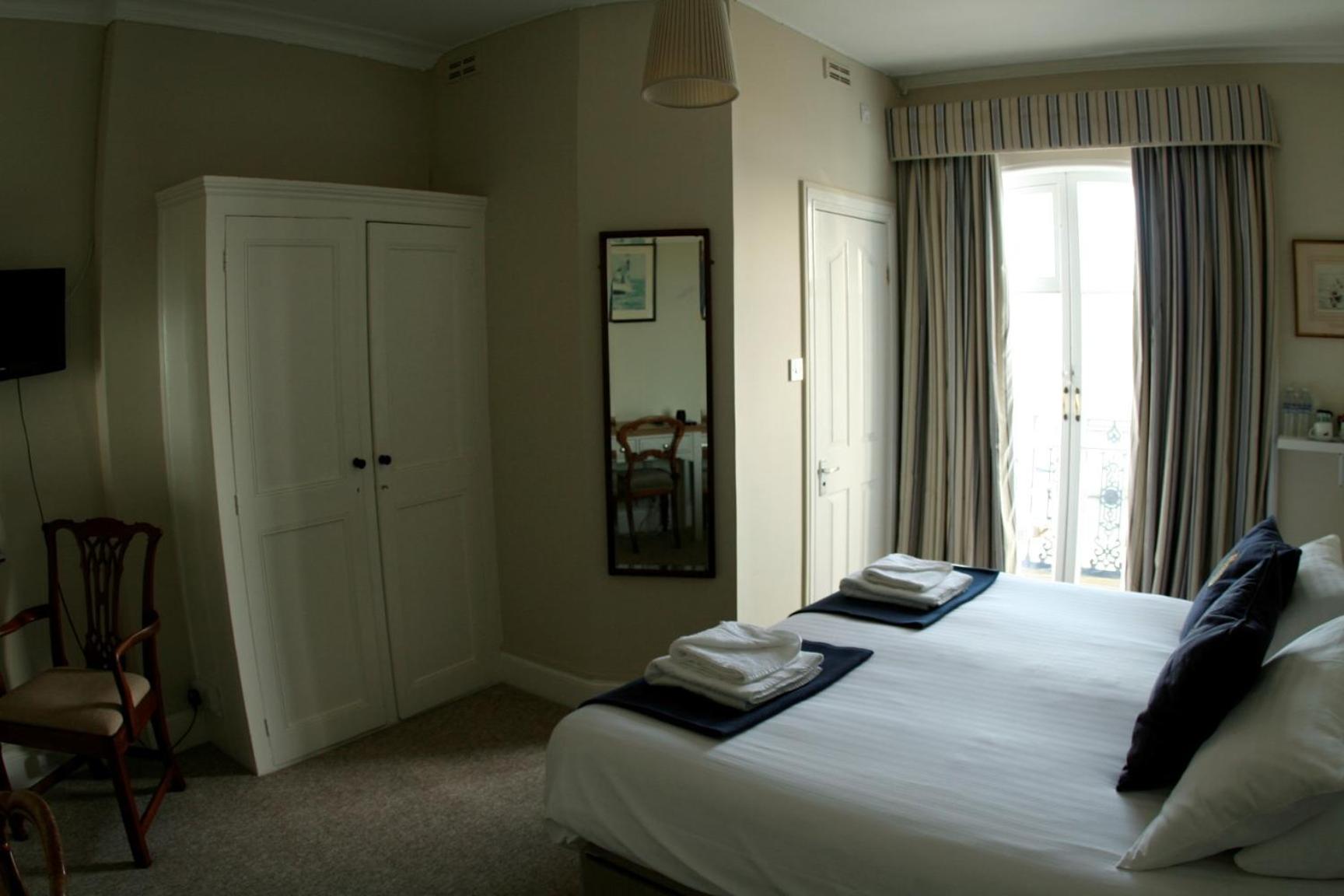 Deluxe Double Room with Balcony and Sea View photo 2