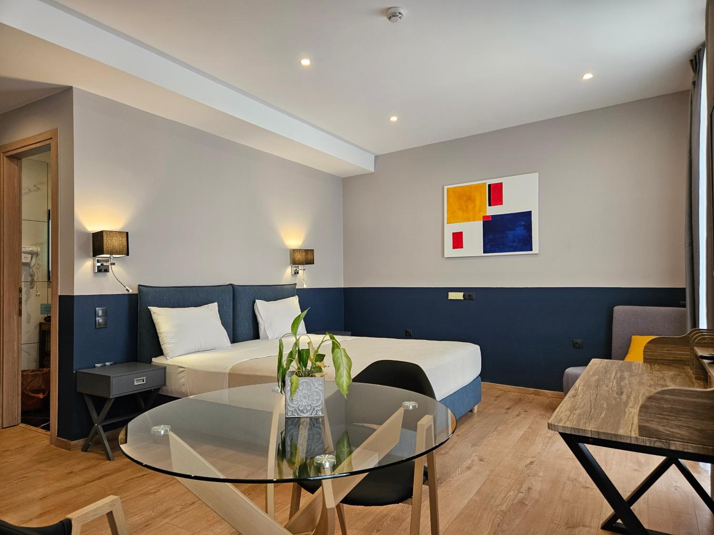 Junior Suite with Terrace & City View | High Floor photo 1