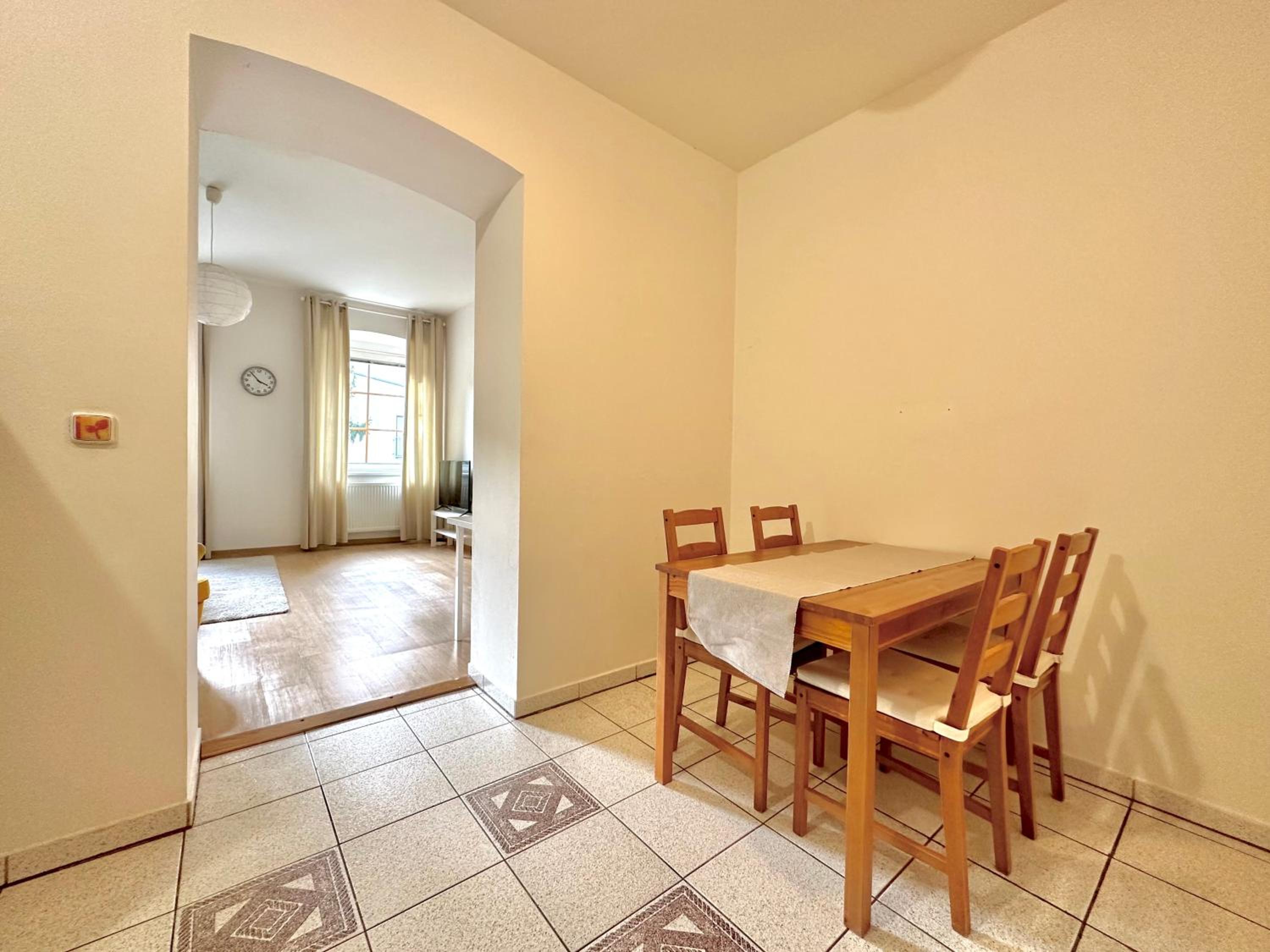 One-Bedroom Apartment - Photo 6