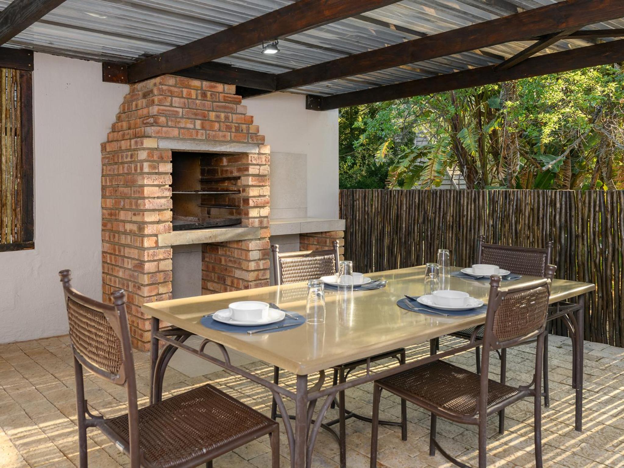 Two Bedroom Apartment with Patio photo 3