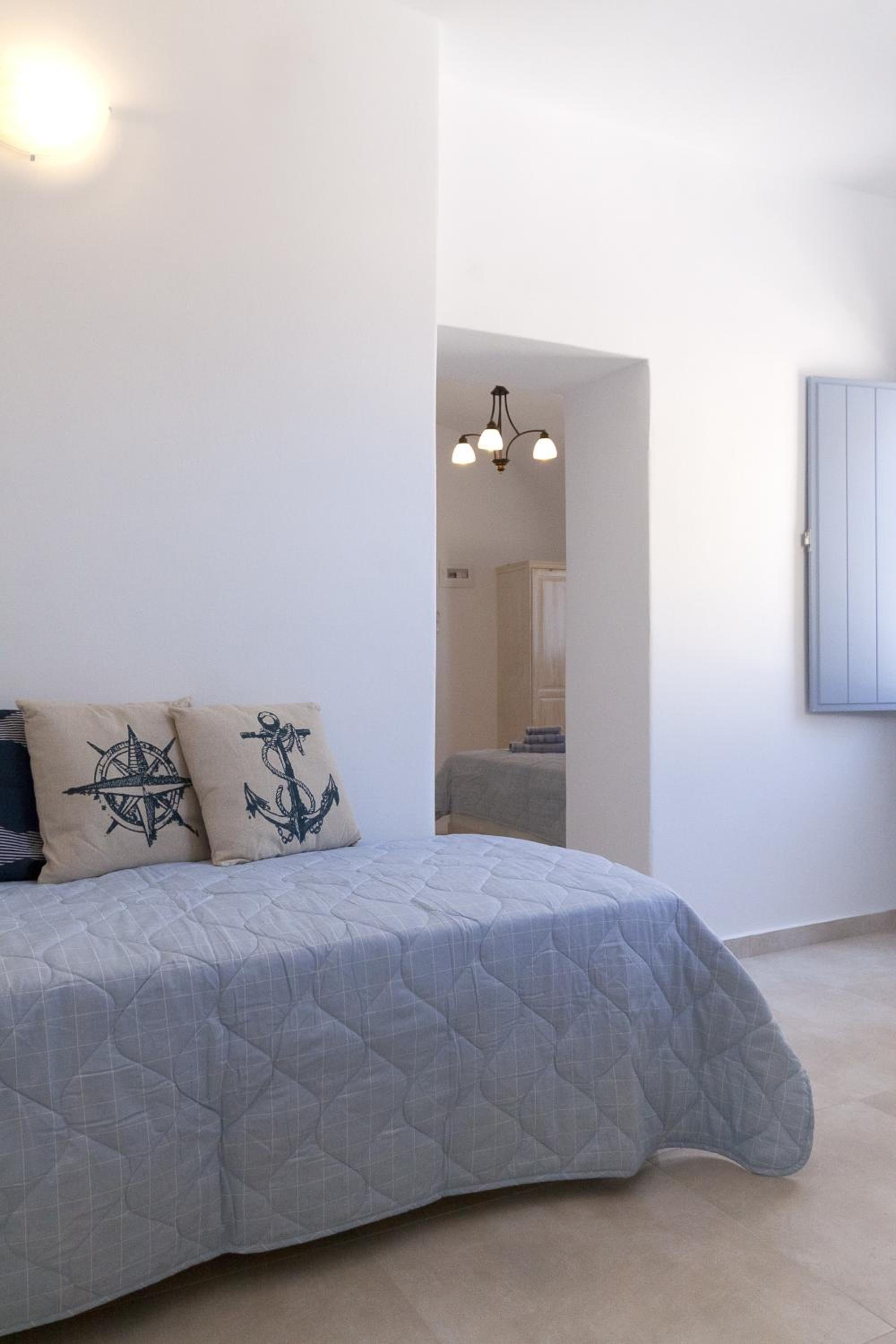 One-Bedroom Apartment with Hot Tub photo 2