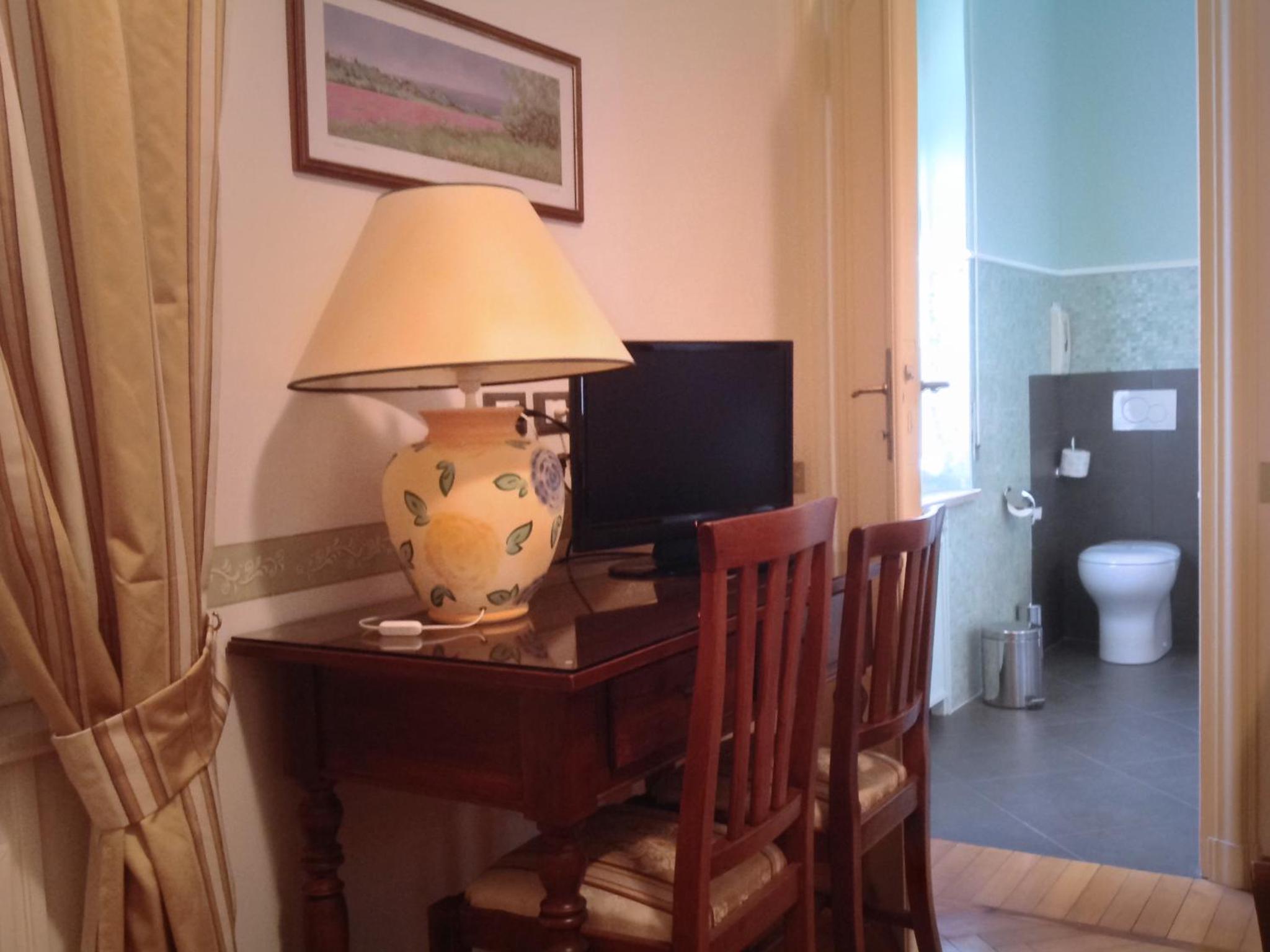 Deluxe Double Room (2 Adults + 1 Child) photo 3