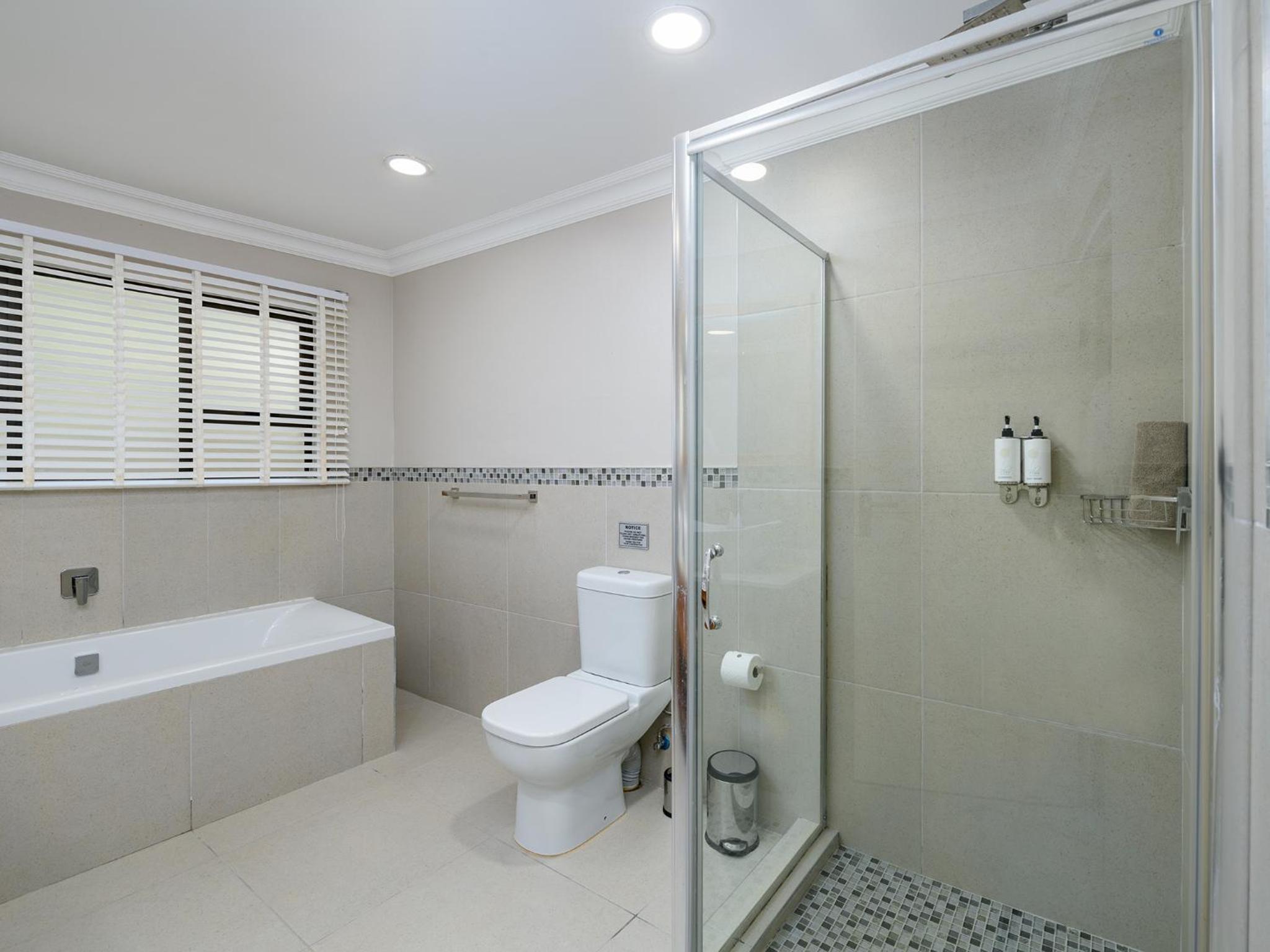 Three Bedroom Luxury Chalet with Splash Pool photo 2