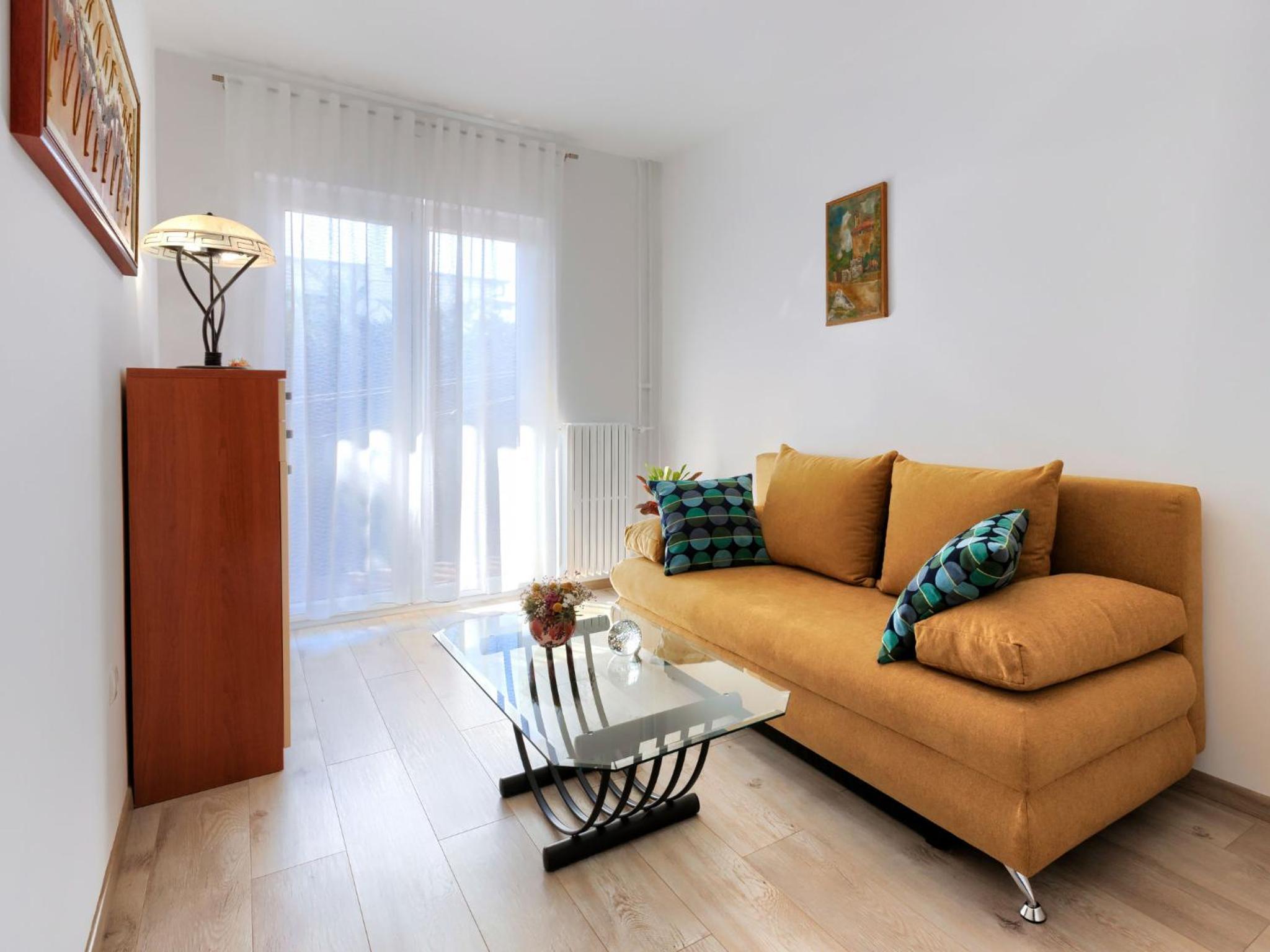 Apartment photo 2