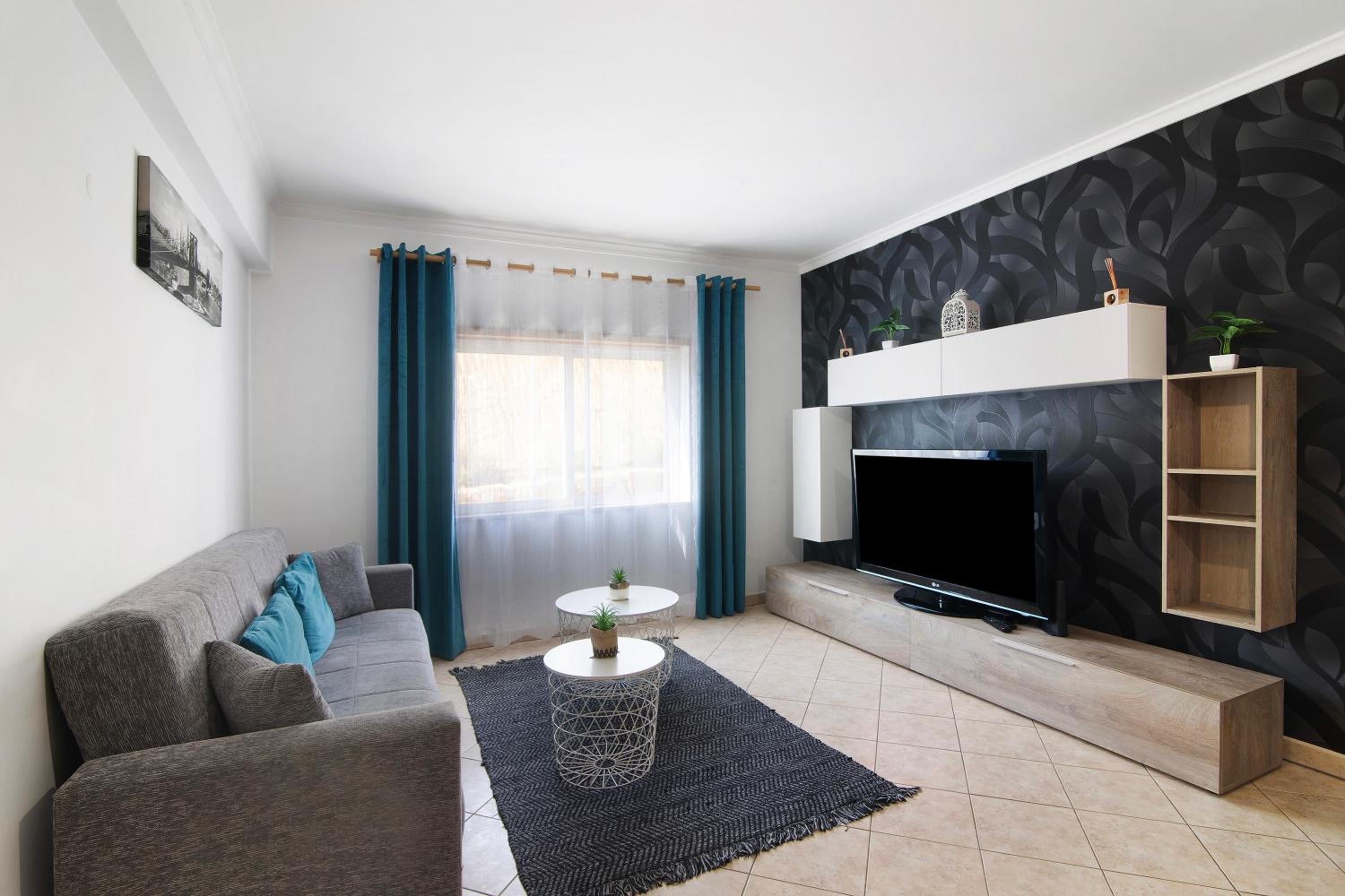 Two-Bedroom Deluxe Apartment with Balcony photo 1