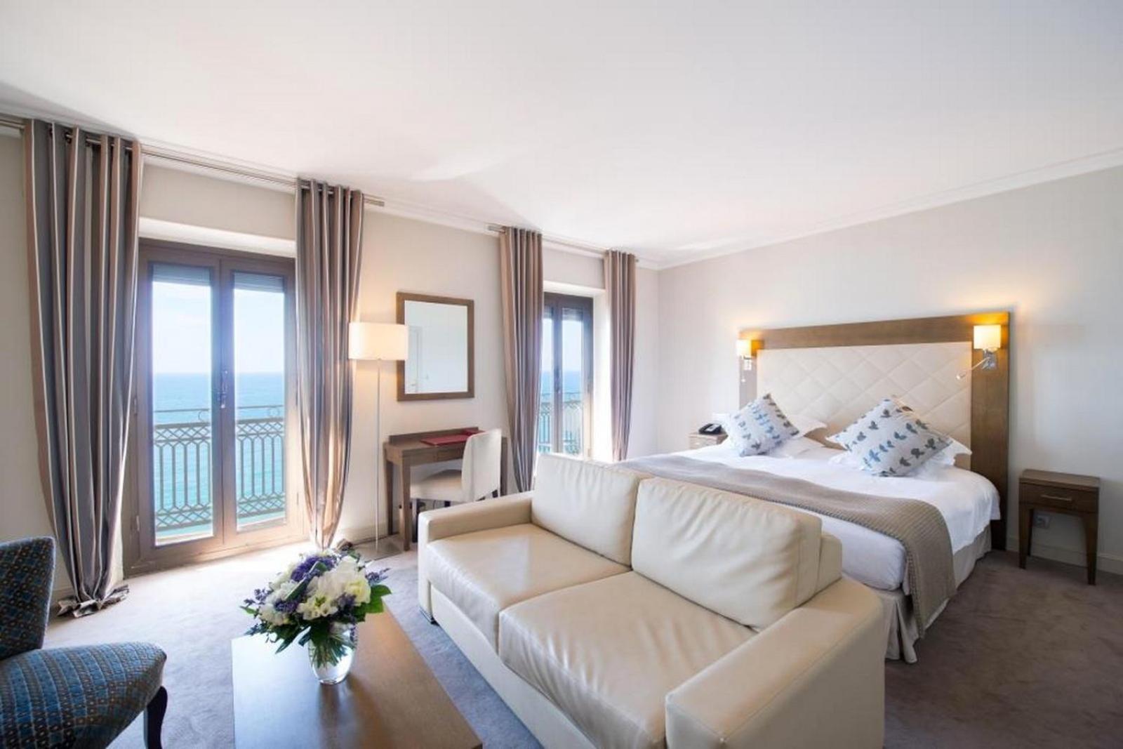 Junior Suite with Sea View - Photo 13
