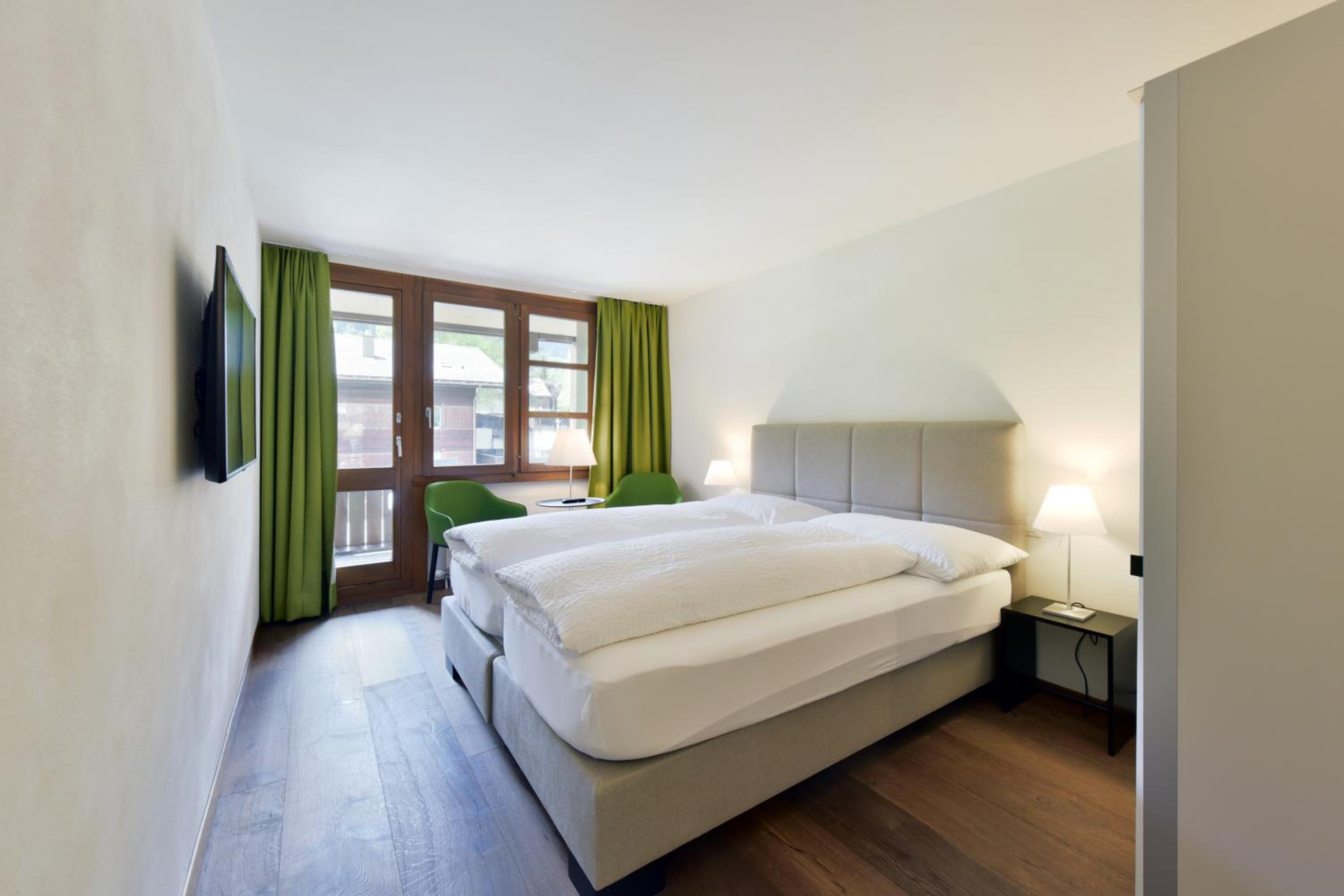 Superior Double or Twin Room with Mountain View - Photo 12