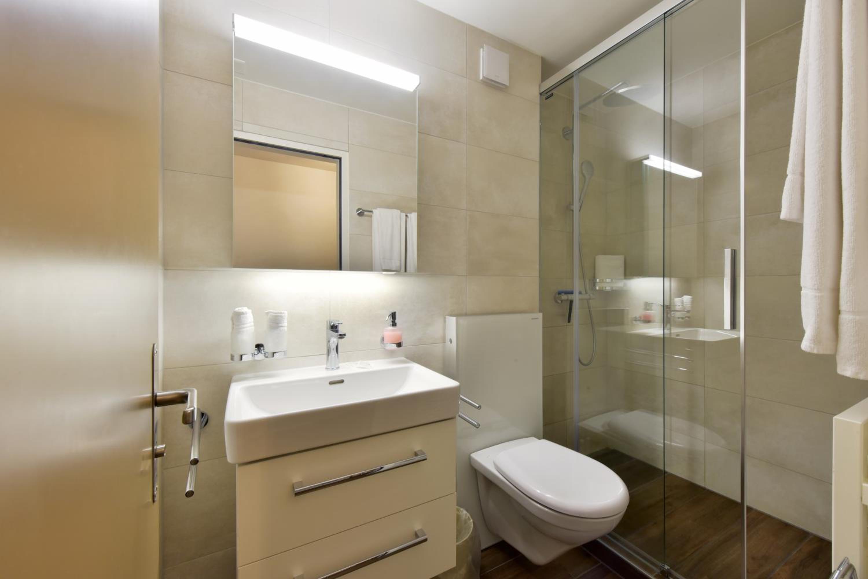 Superior Double or Twin Room with Mountain View - Photo 11