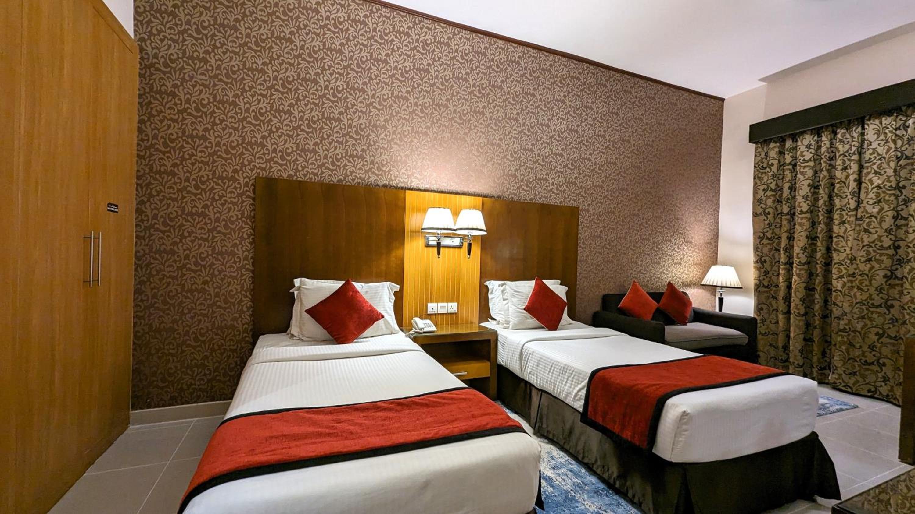 Standard Twin Room photo 2