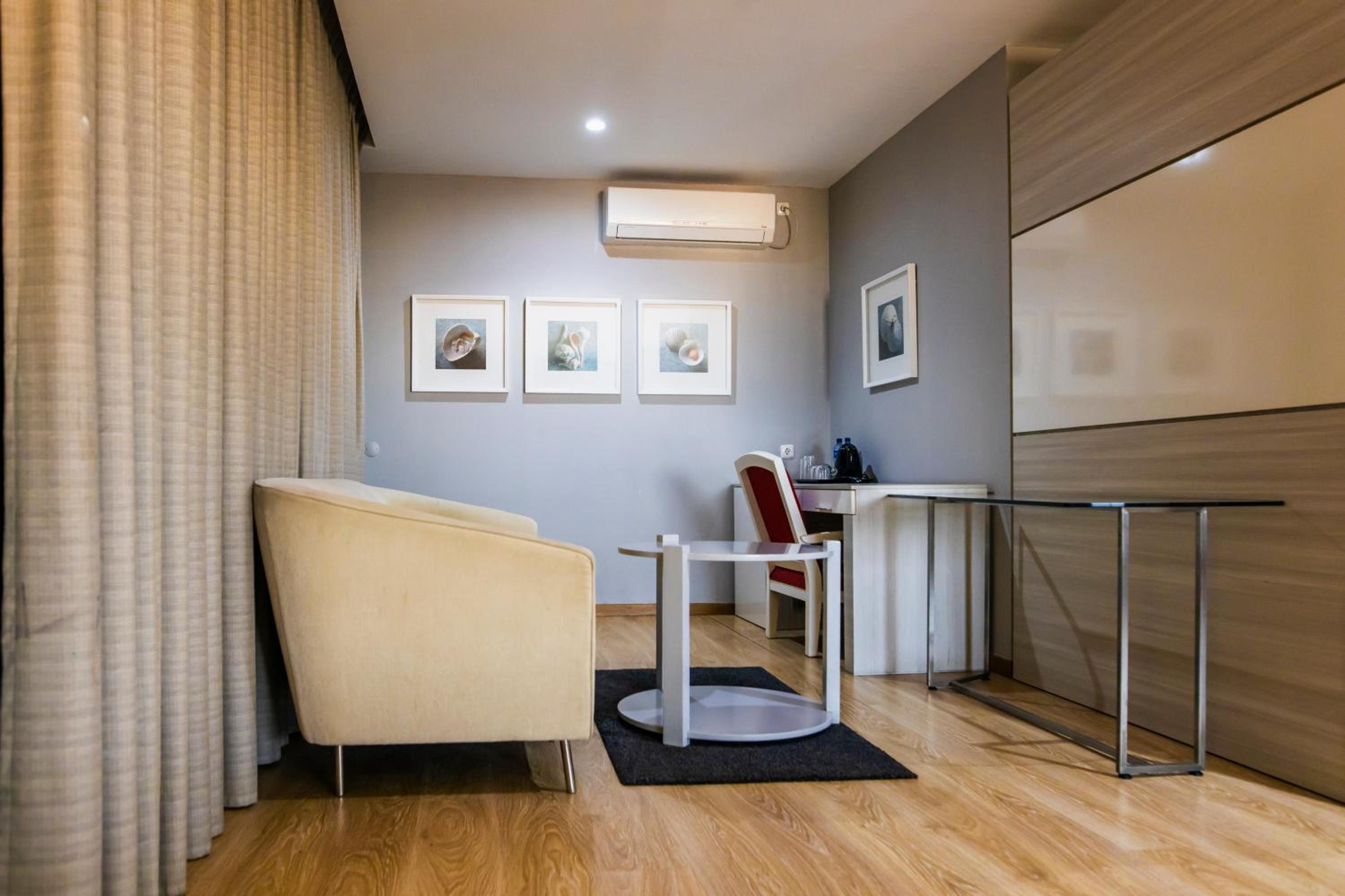 Queen Suite photo 3