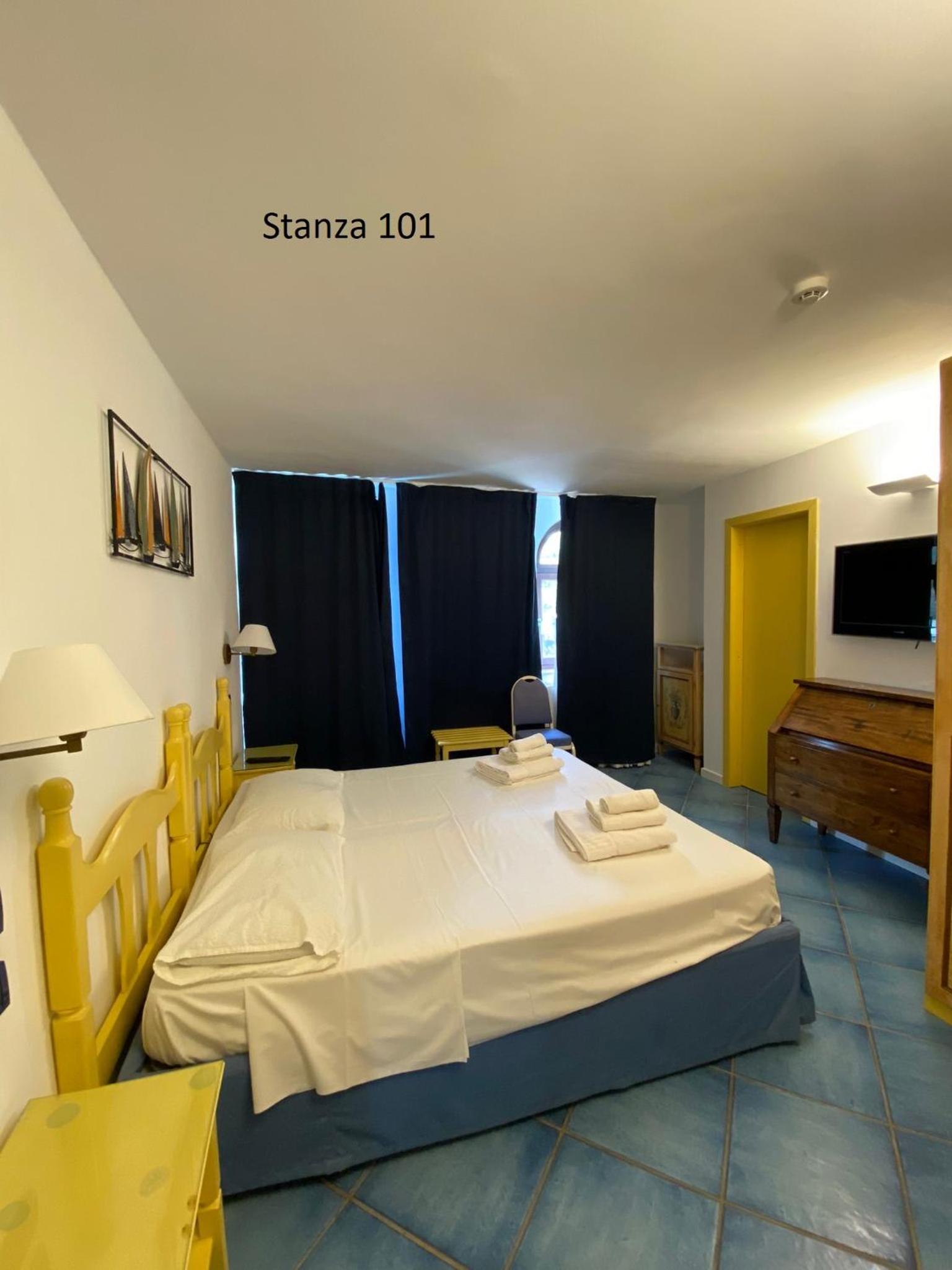 Double Room with Pool View