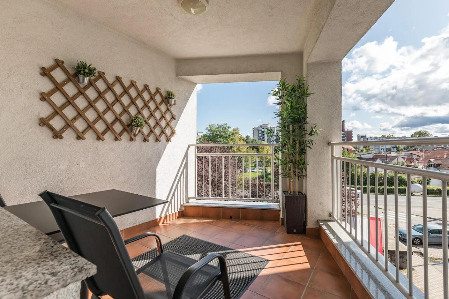 Apartment - Photo 25