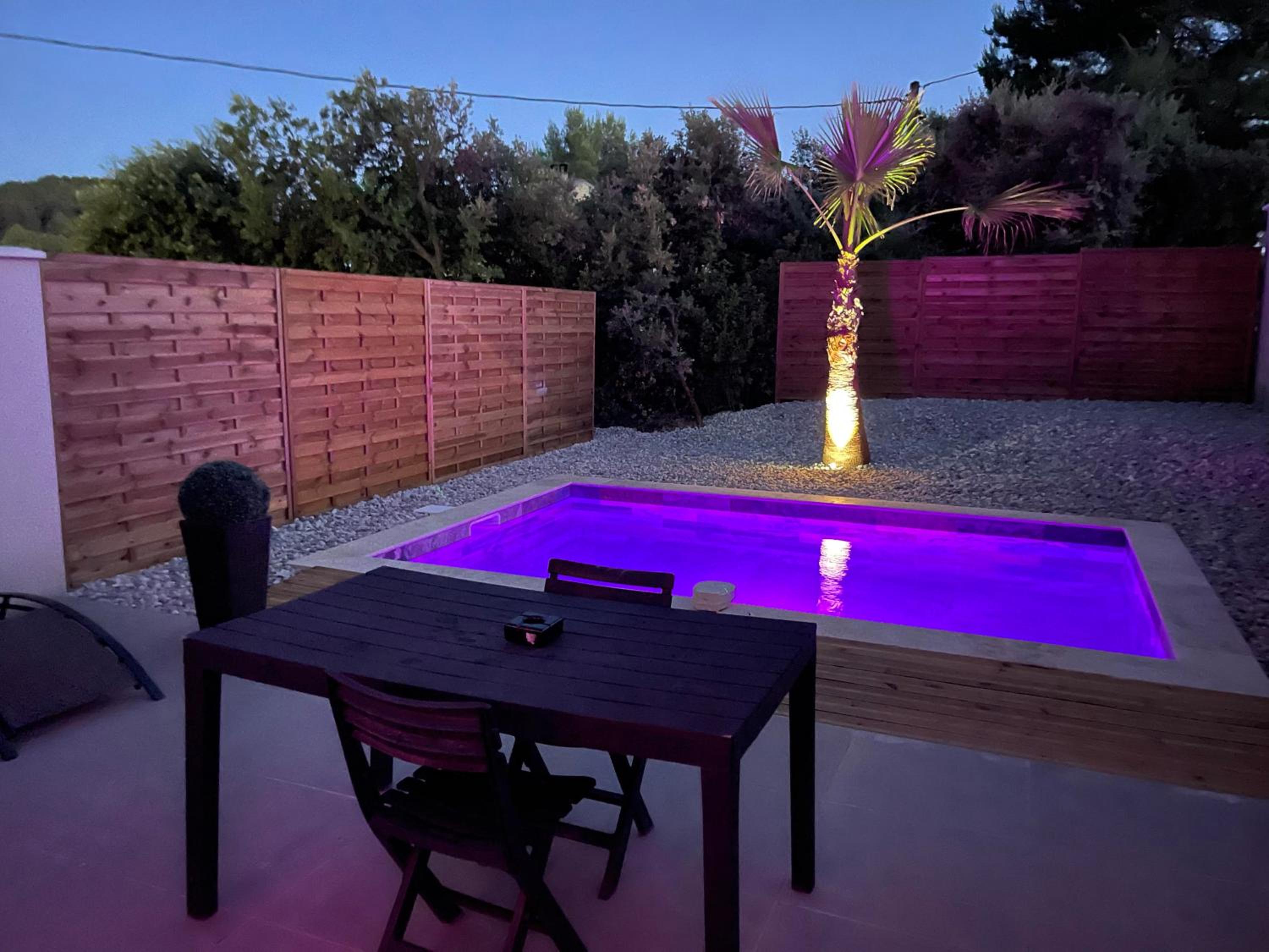 Suite with Hot Tub photo 1