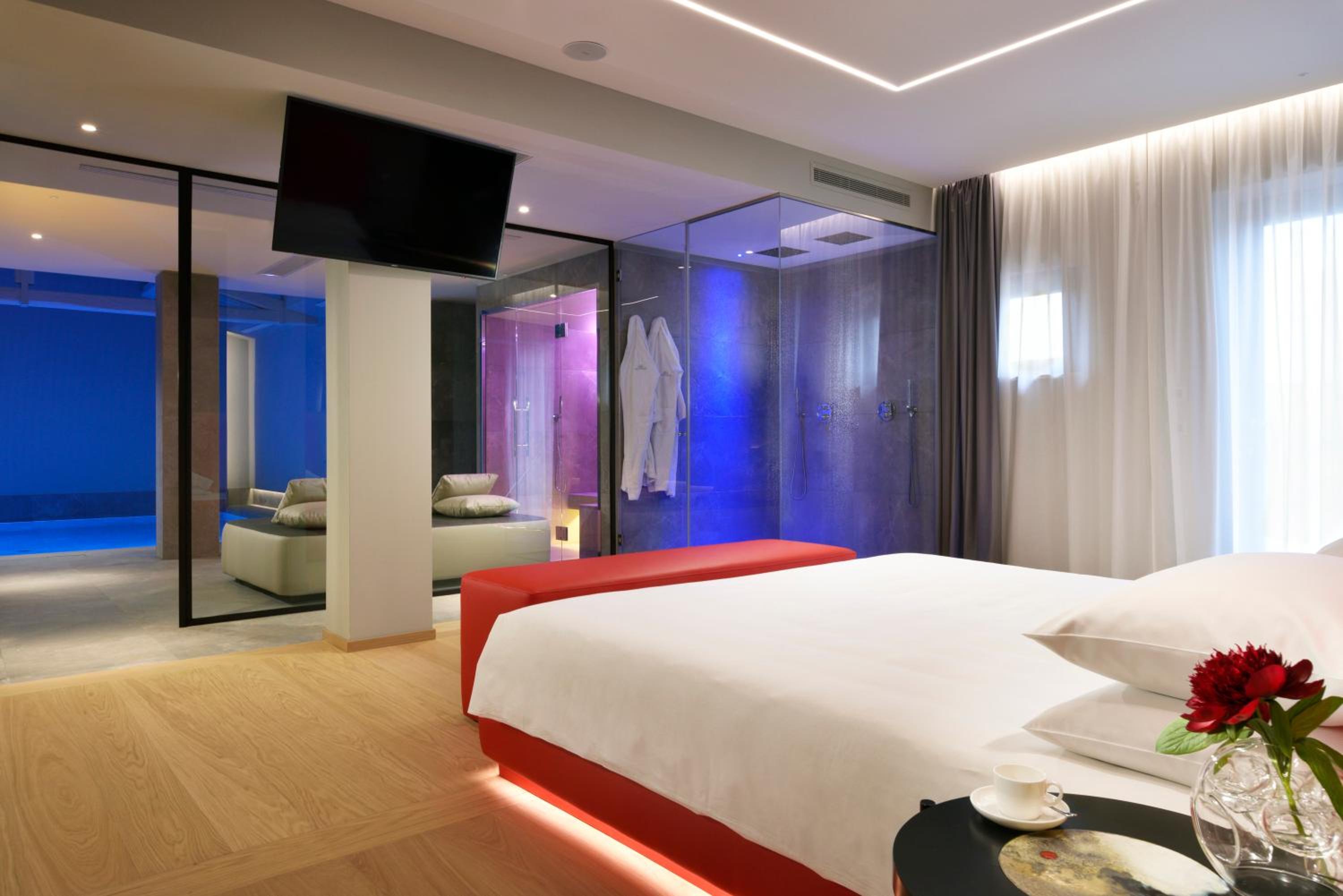 Suite with Private SPA photo 1