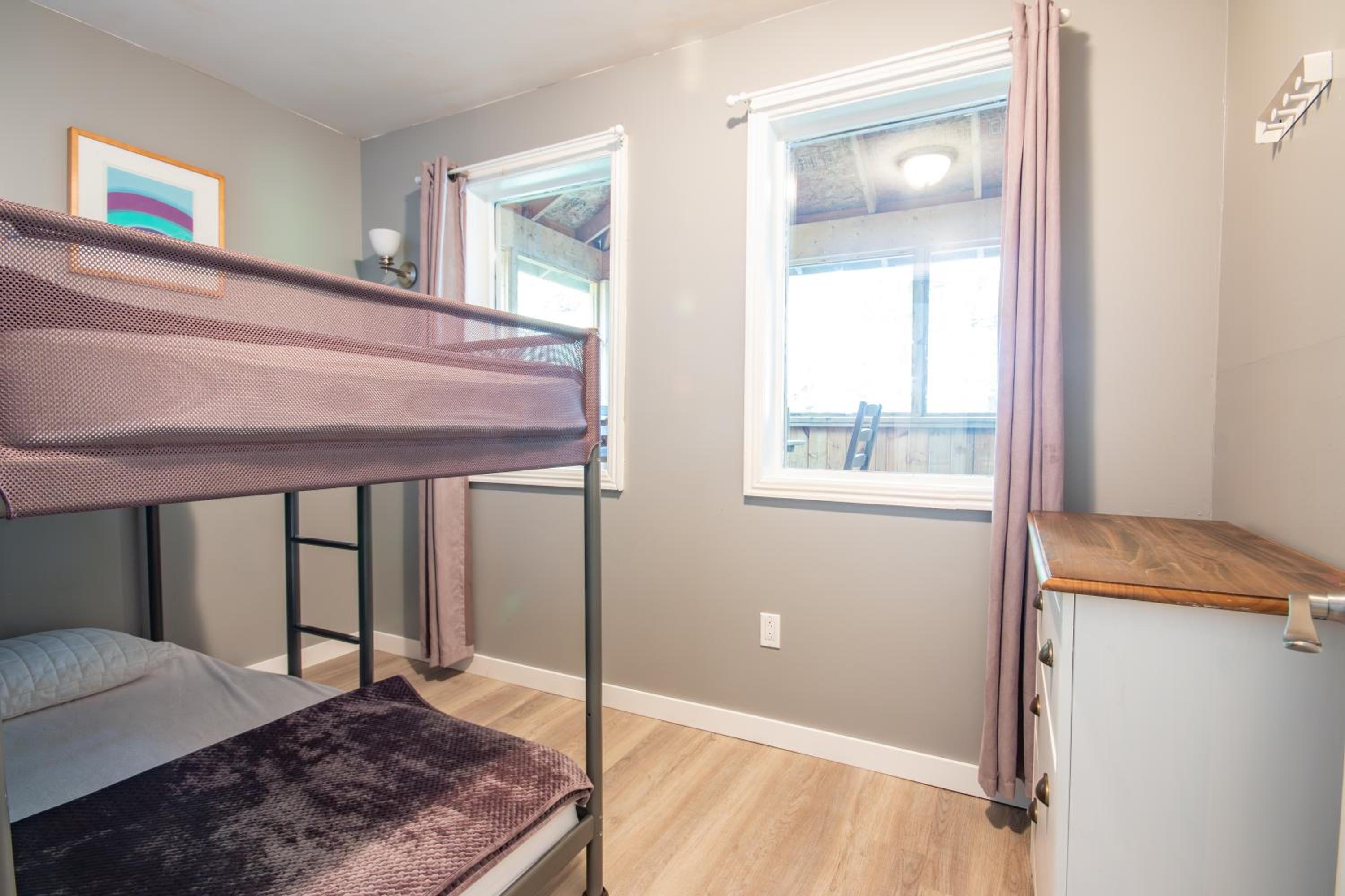 Two-Bedroom Cottage photo 3