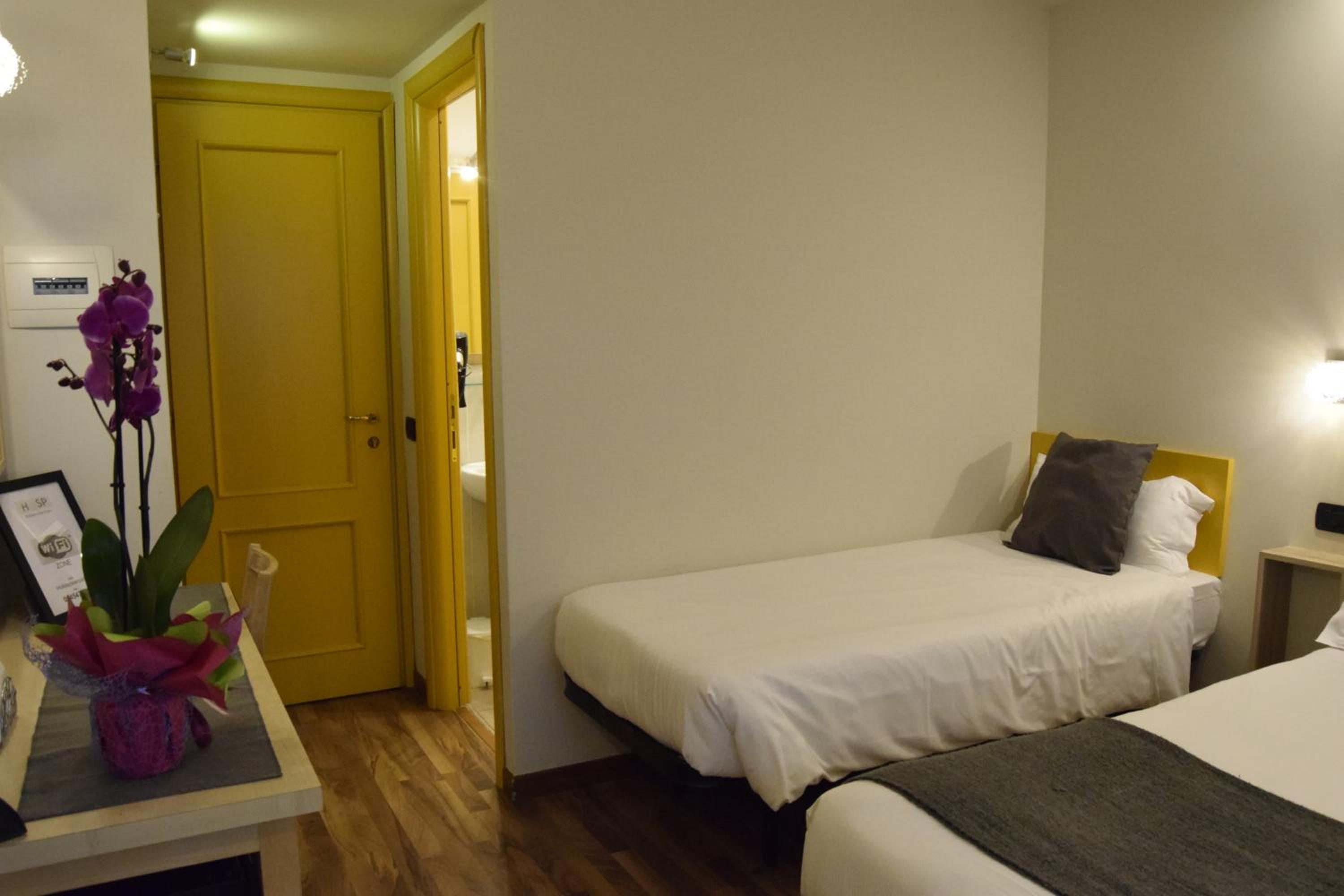 Basic Triple Room photo 3