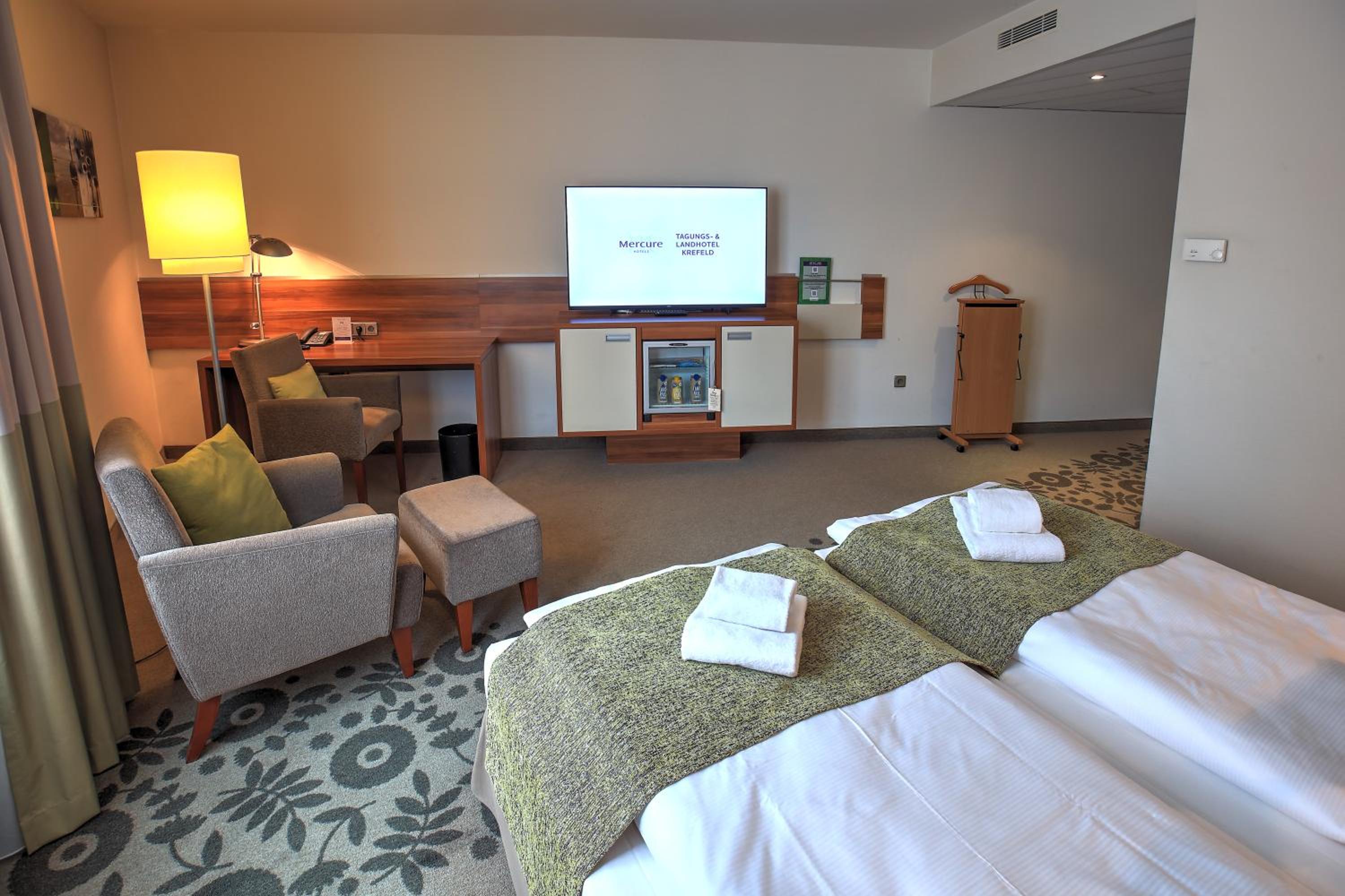 Superior King Room - Photo 7