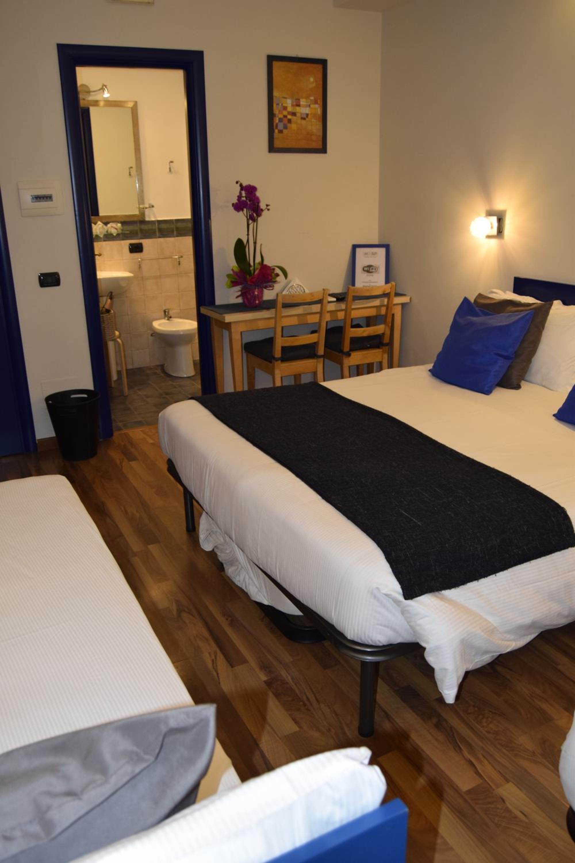 Economy Quadruple Room photo 3