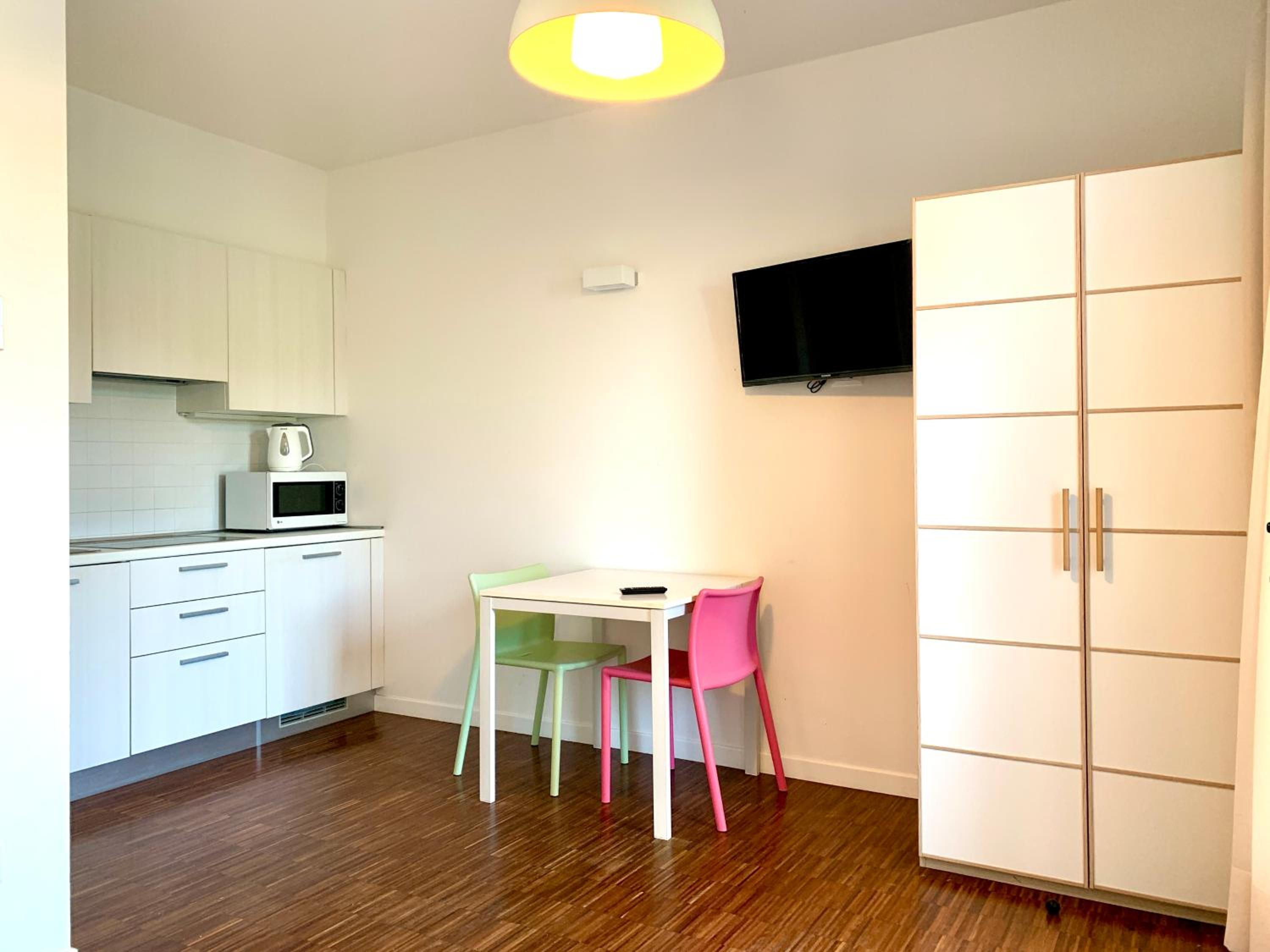 Studio (2 Adults) - Photo 3