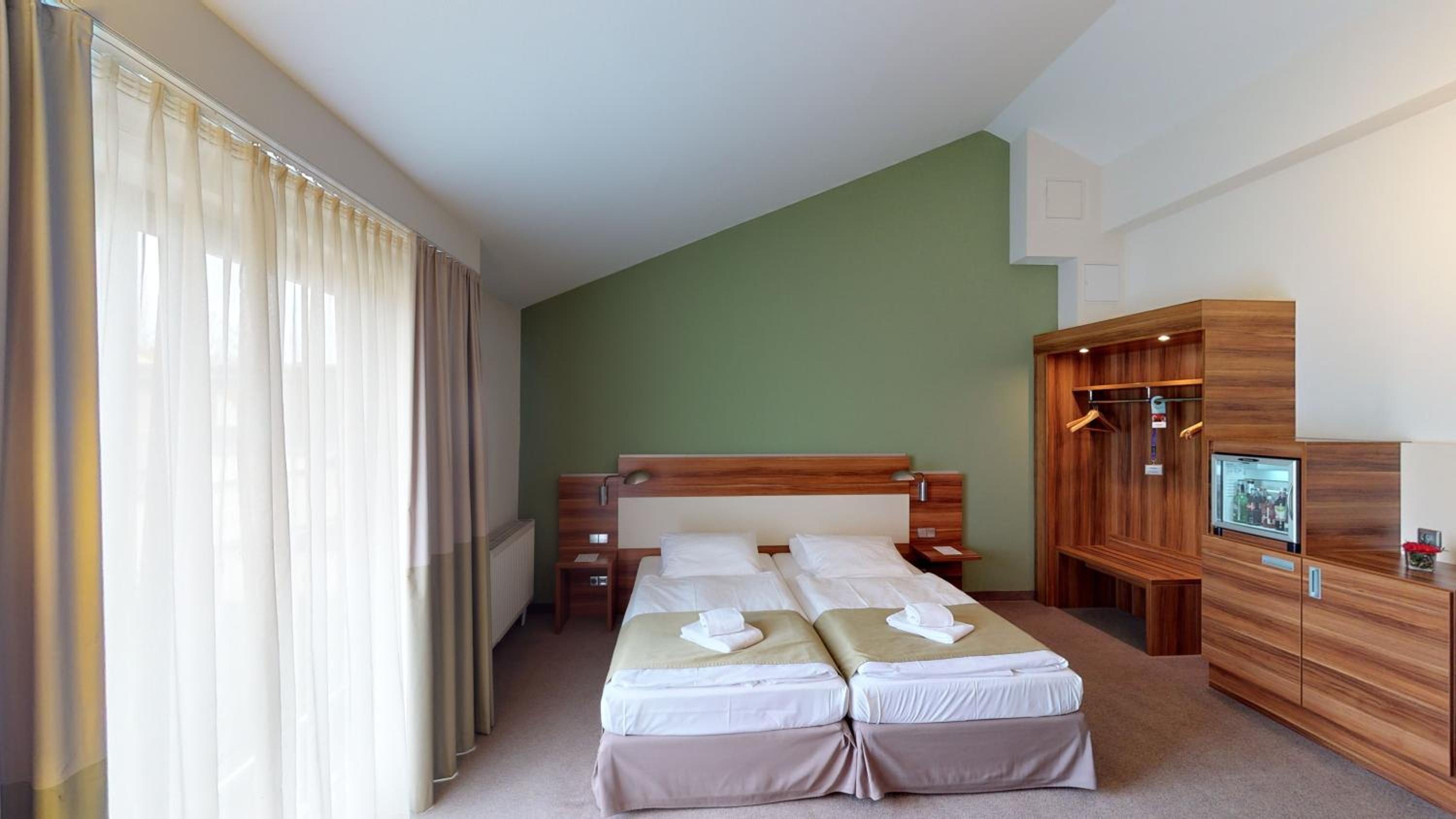 Standard One Double Bed - Photo 8