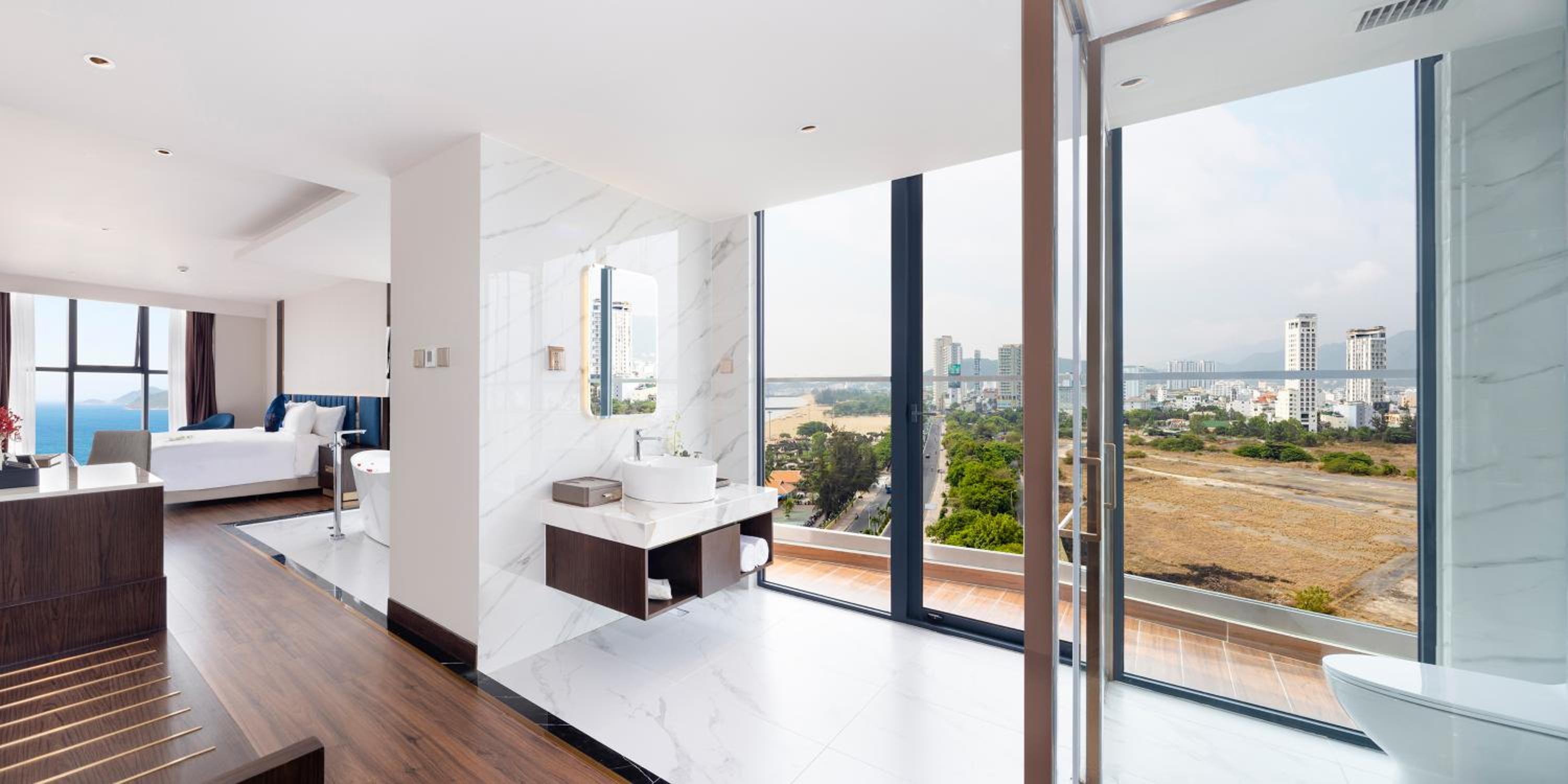 Romantic Suite - Photo 6