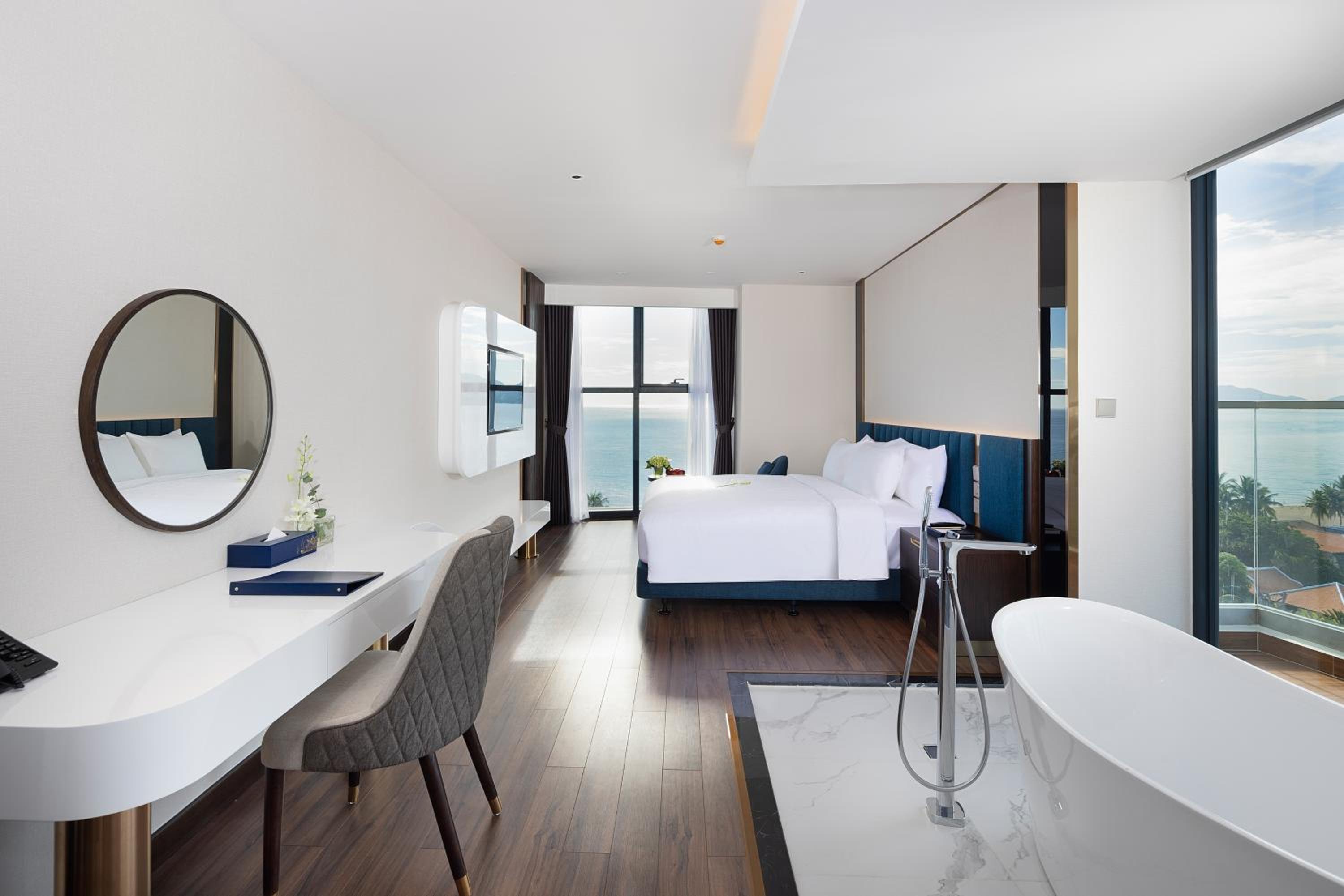 Romantic Suite - Photo 7
