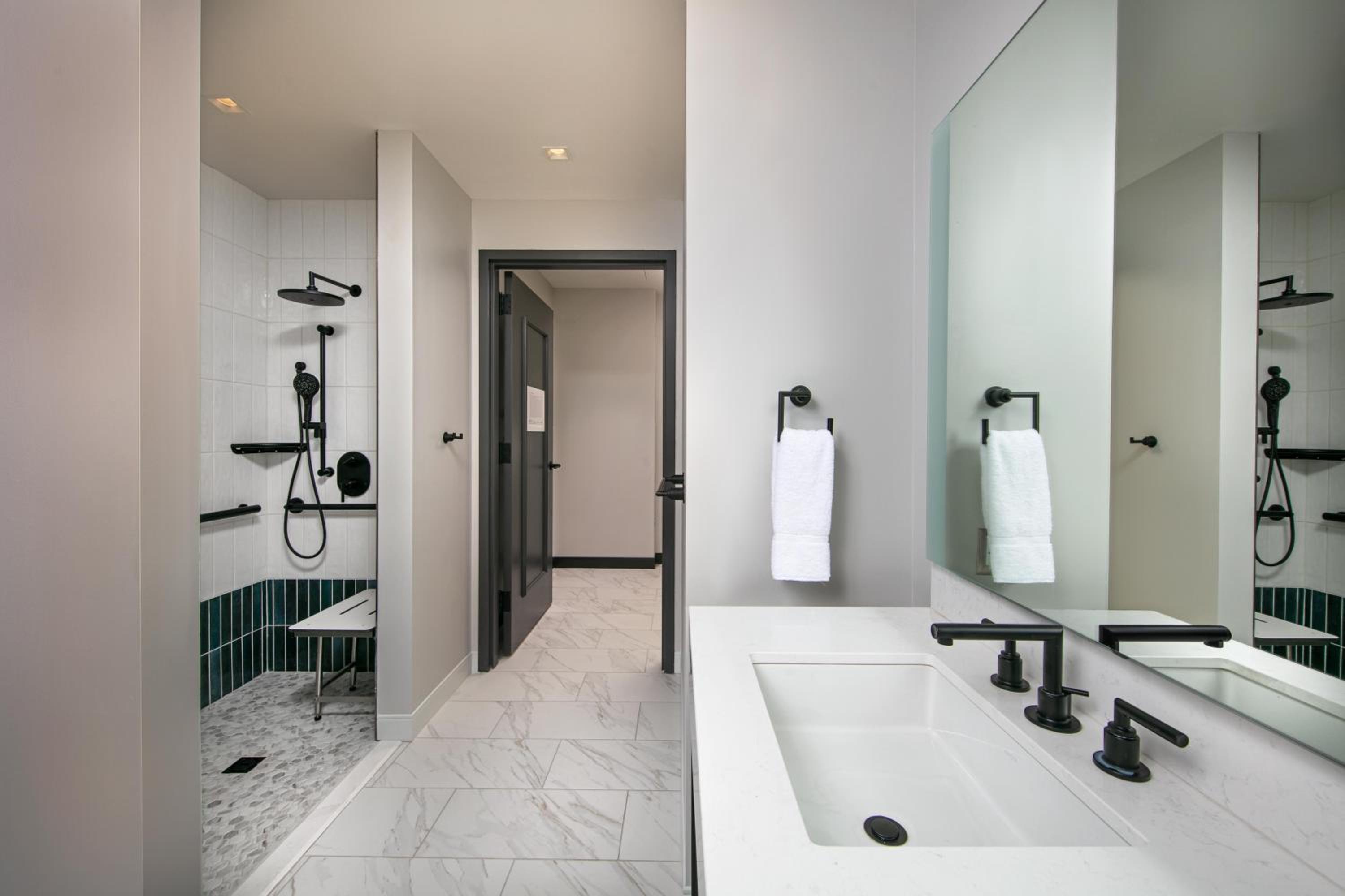 Standard King - Gallery View - Mobility Accessible - Roll-In Shower - Photo 4