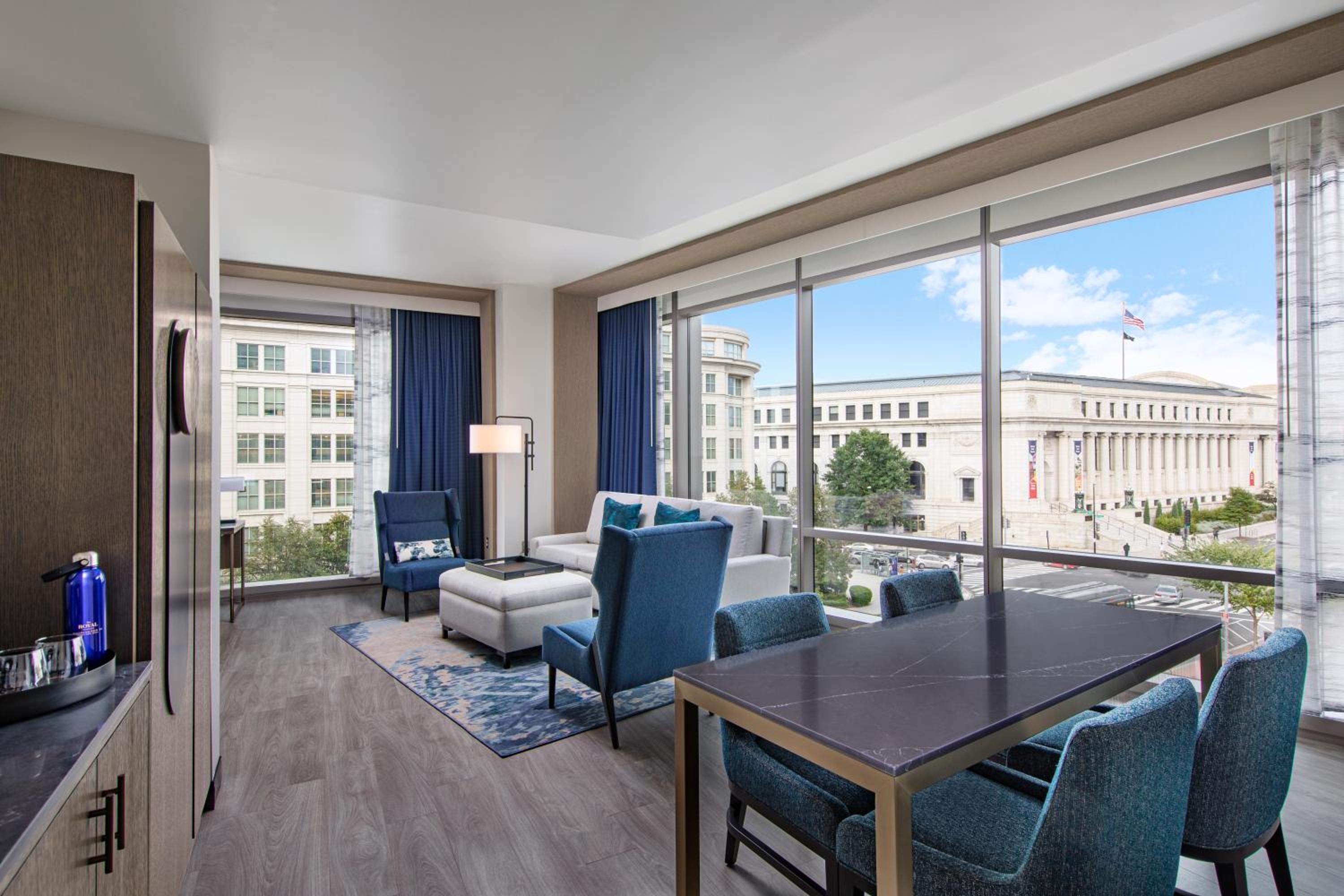 The Olmstead Suite - King and Sofabed - Photo 3