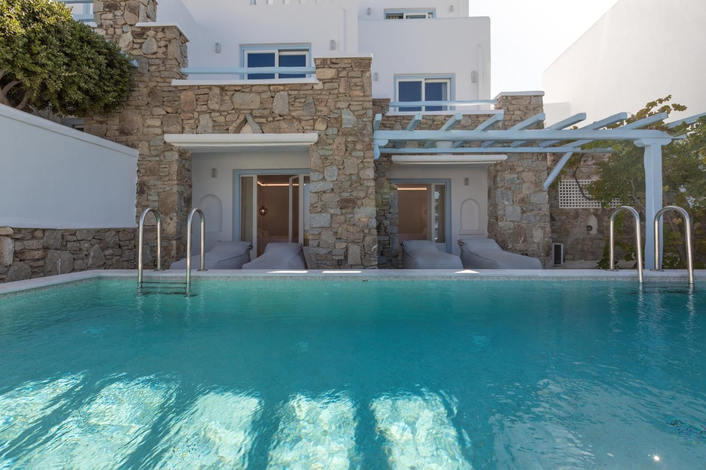 Signature Two Bedroom Suite with Private Pool and Sea View - Photo 2