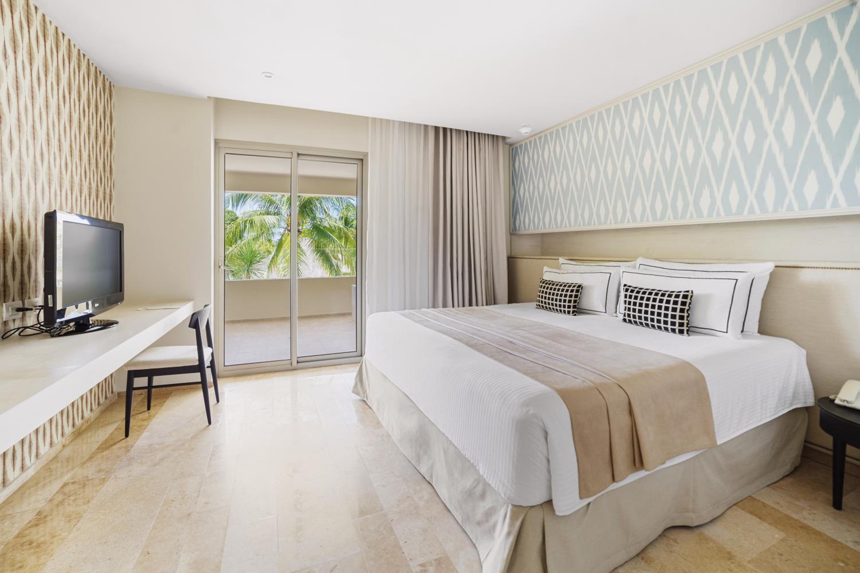 Premium Suite with Hot Tub