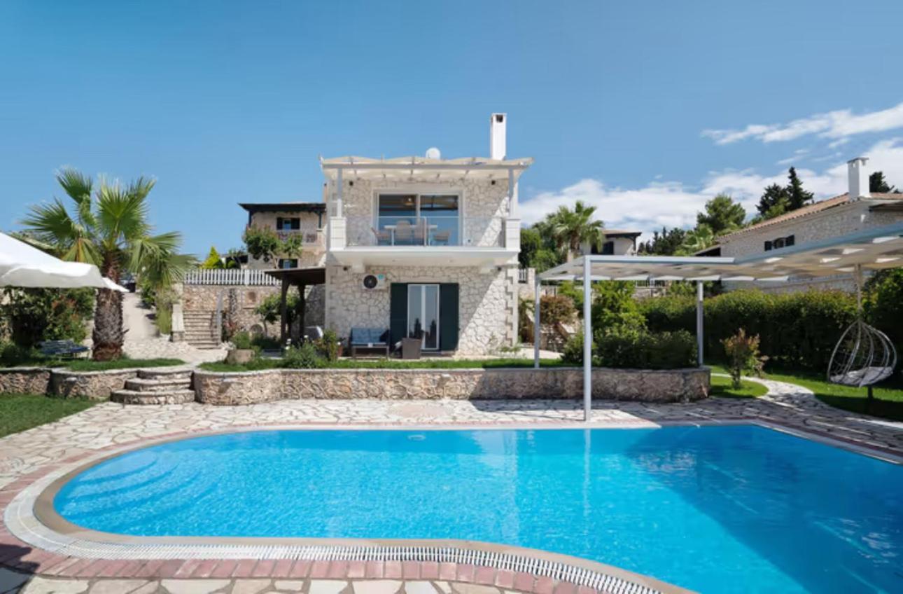Three-Bedroom Villa photo 3