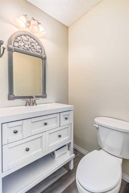 Double Room with Shared Bathroom - Photo 2
