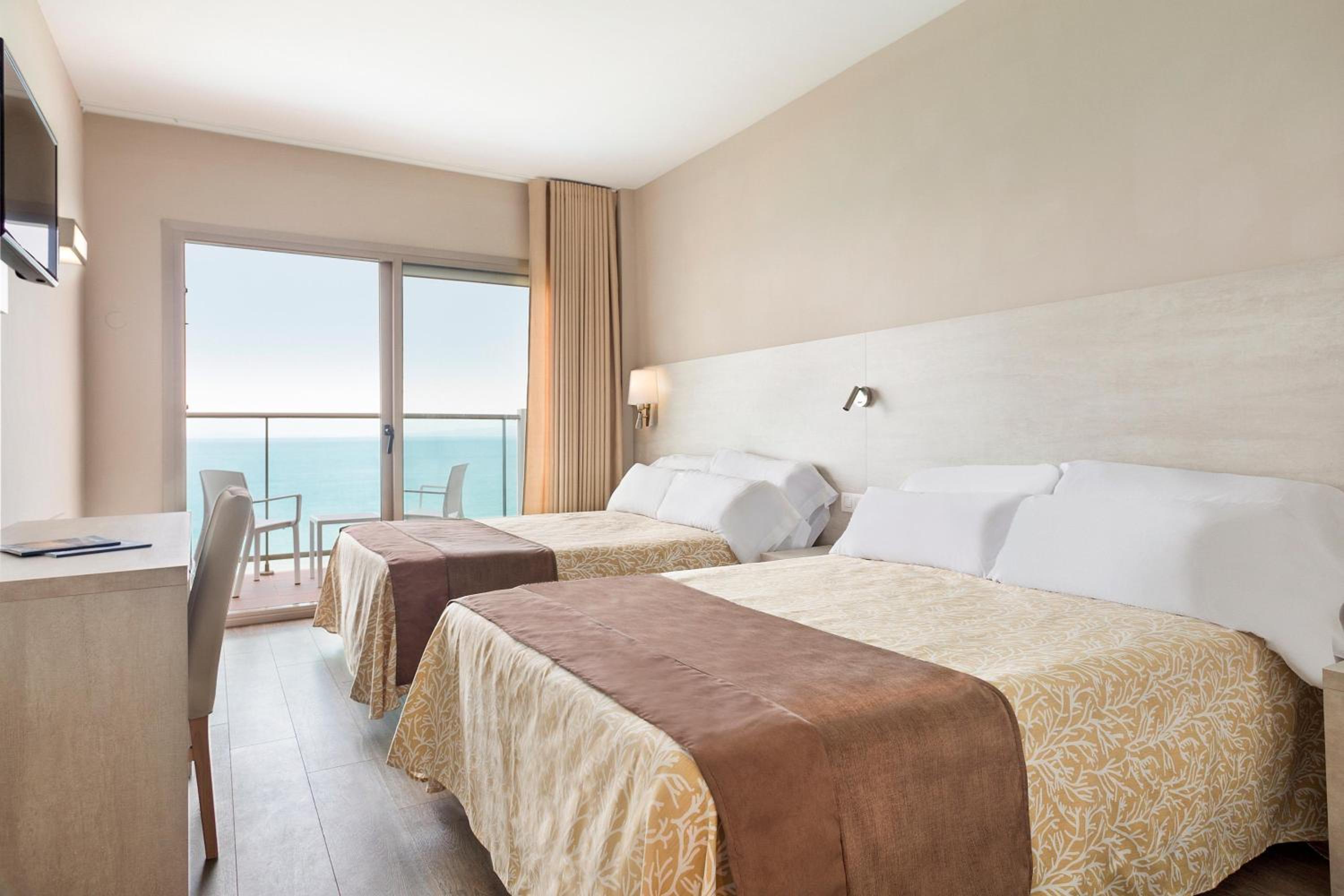 Standard Double Room with Sea View (2 Adults) - Photo 1