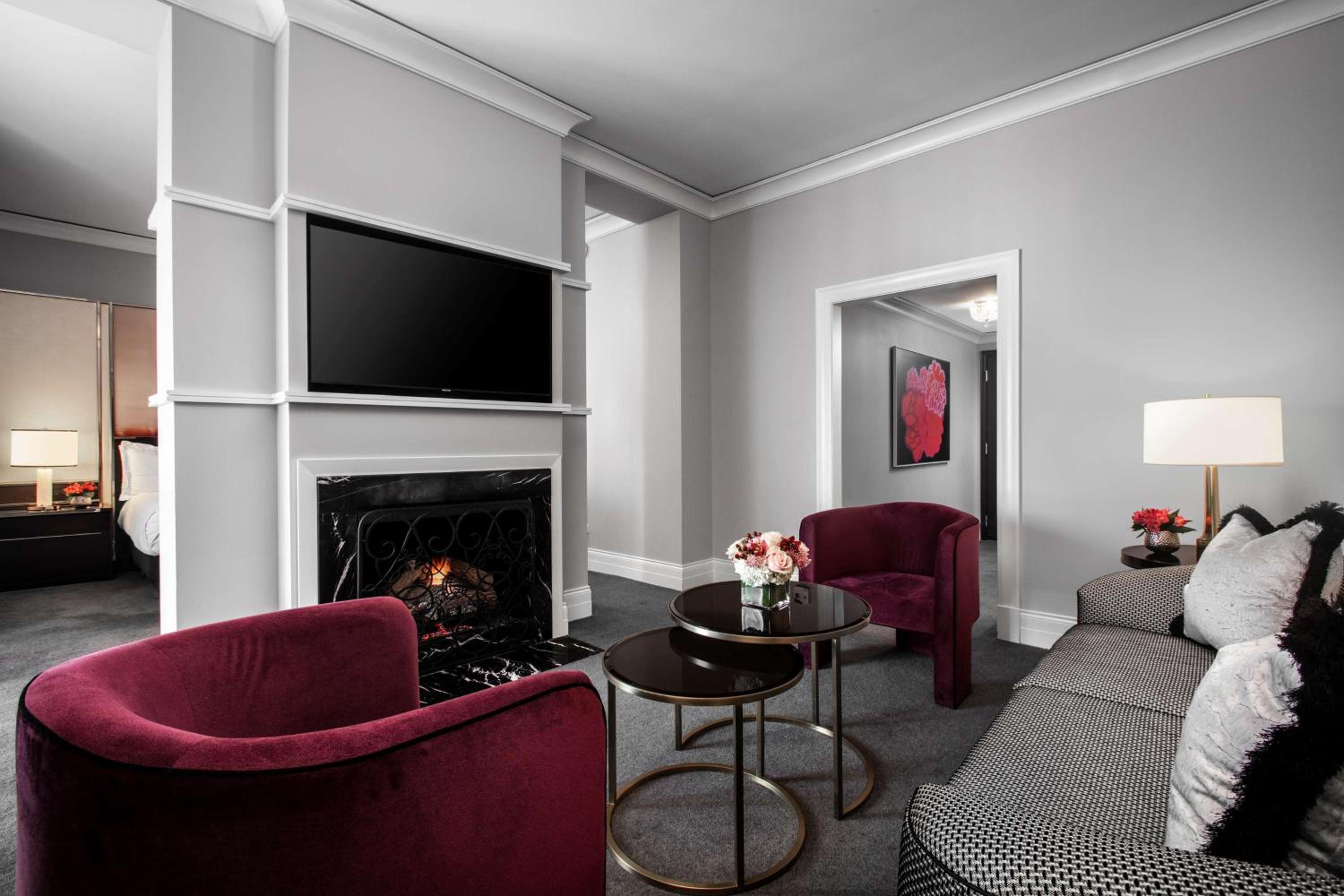 Junior Suite with Fireplace - Photo 5