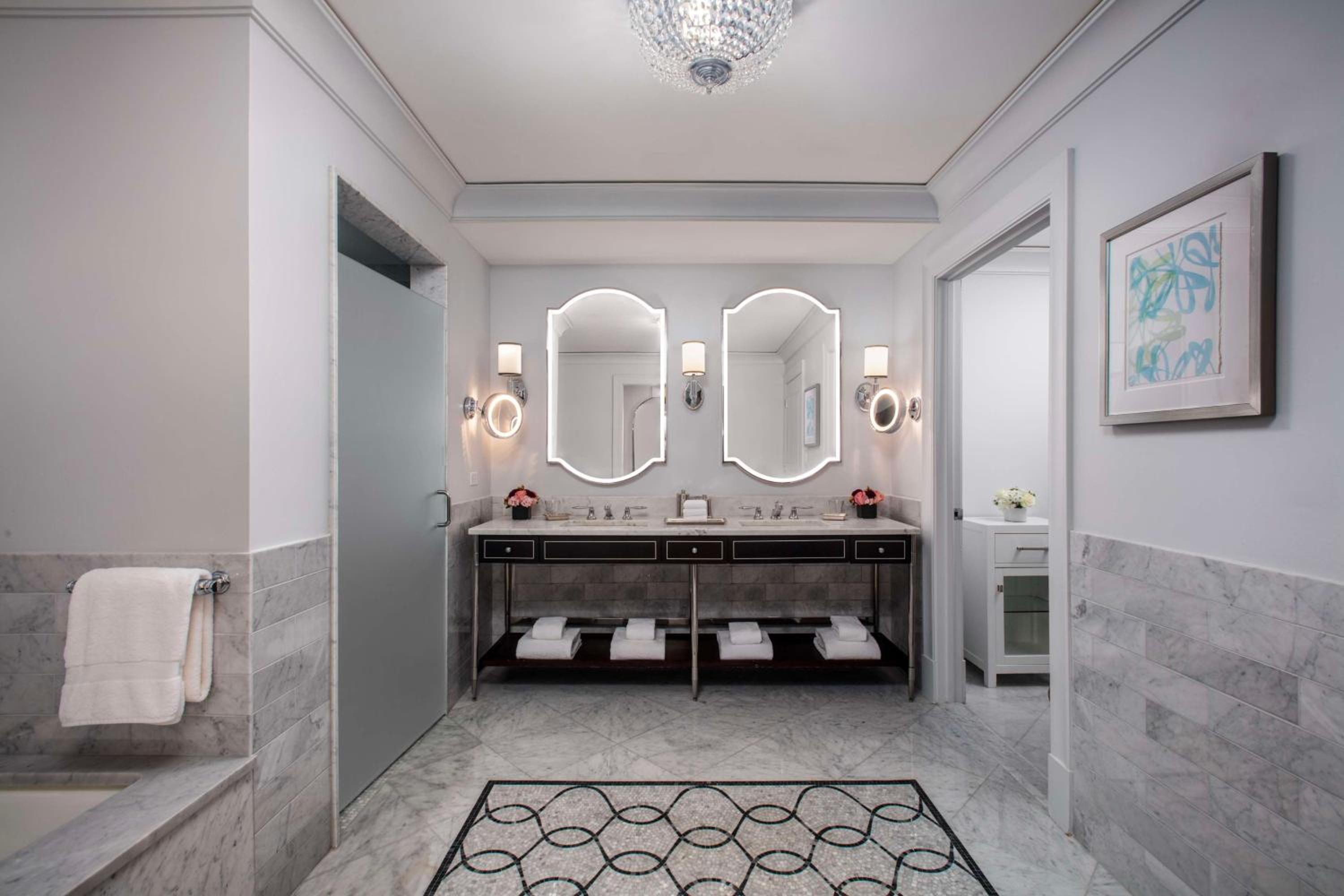 Three-Bedroom Presidential Suite with Fireplace