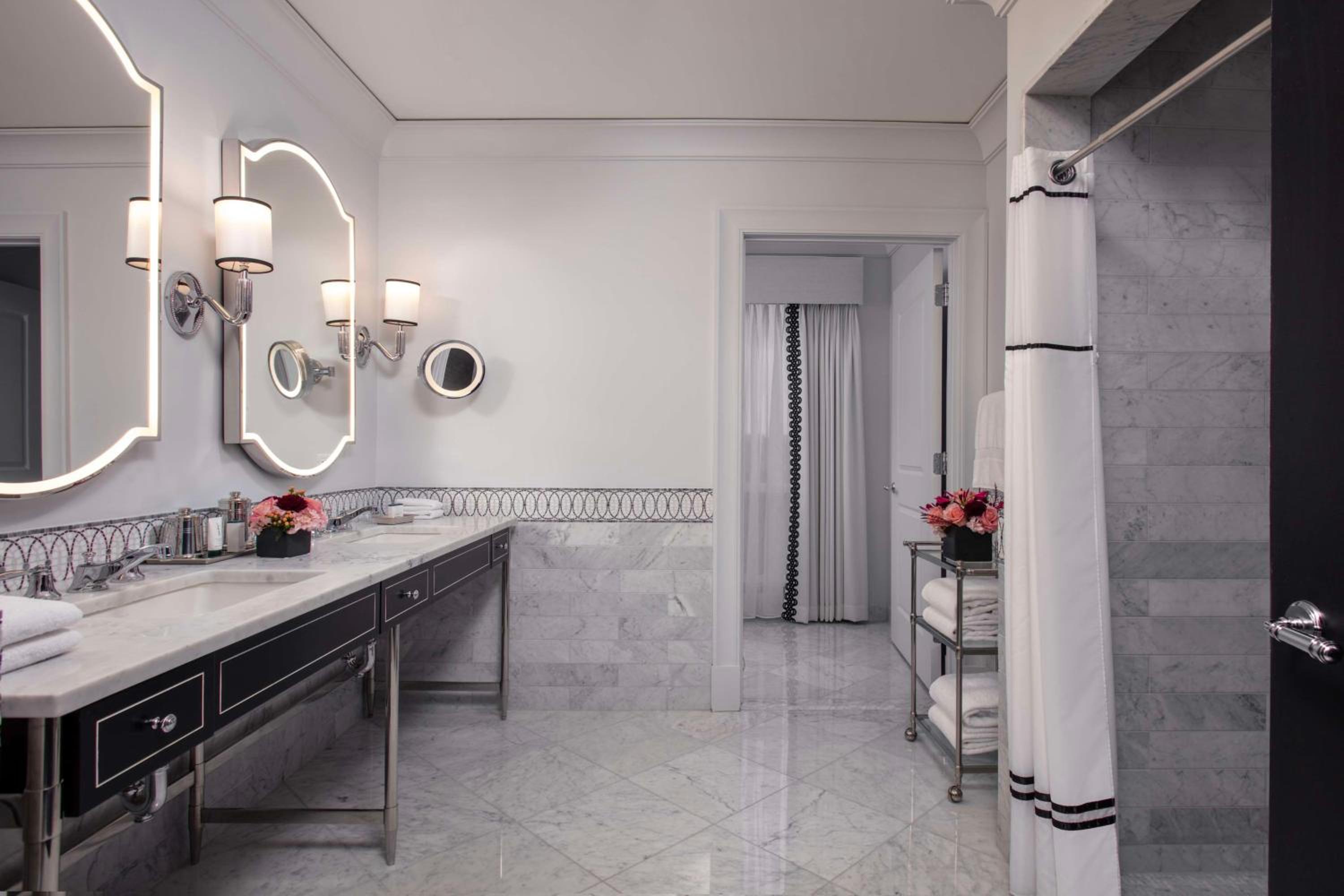 Three-Bedroom Presidential Suite with Fireplace