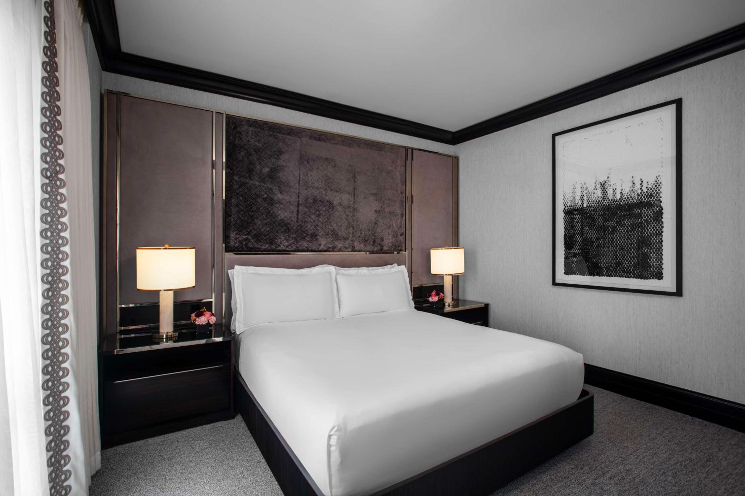 Two-Bedroom King Suite with Two Fireplaces thumbnail 6