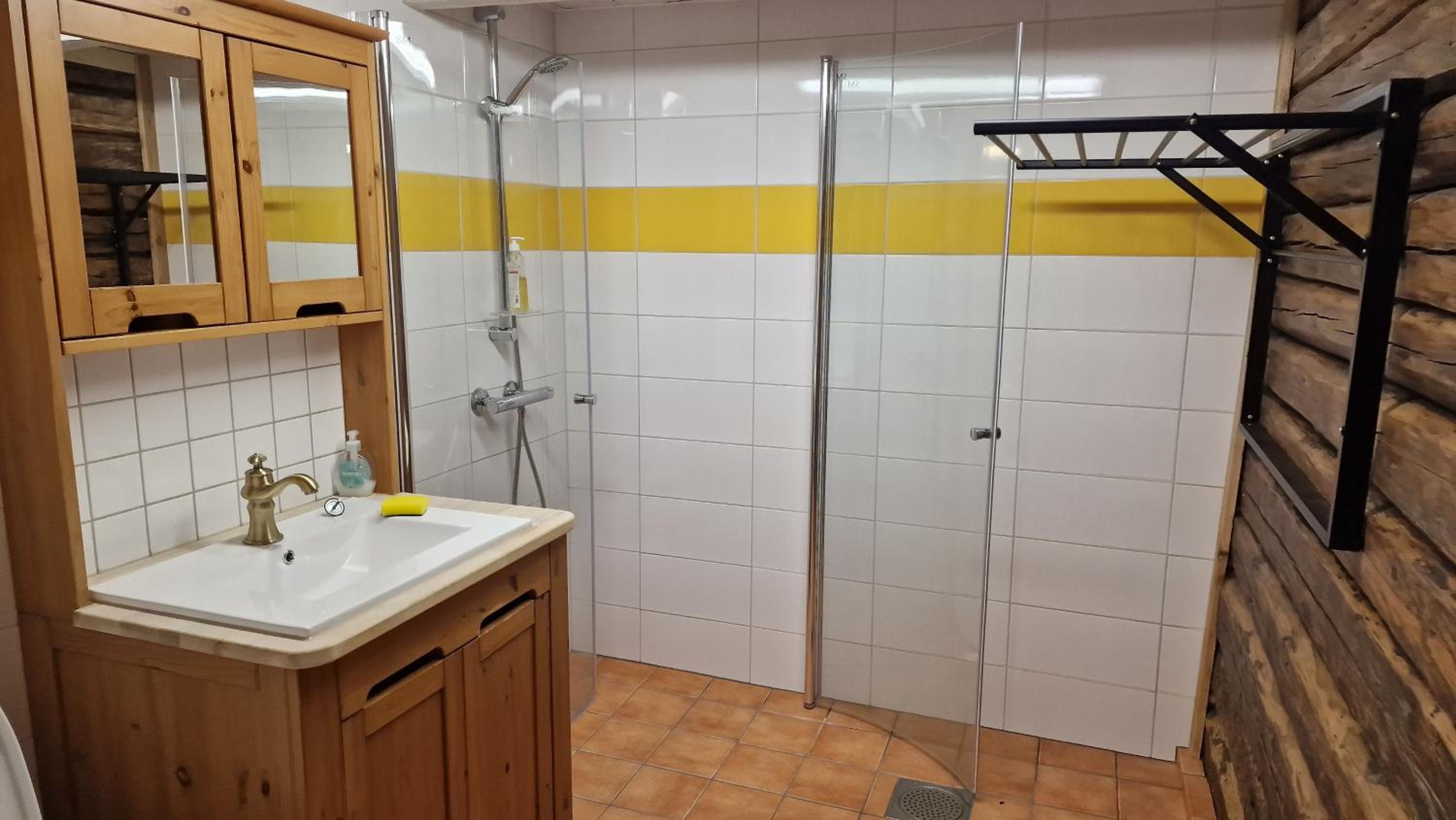 Quadruple Room - Disability Access - Photo 6