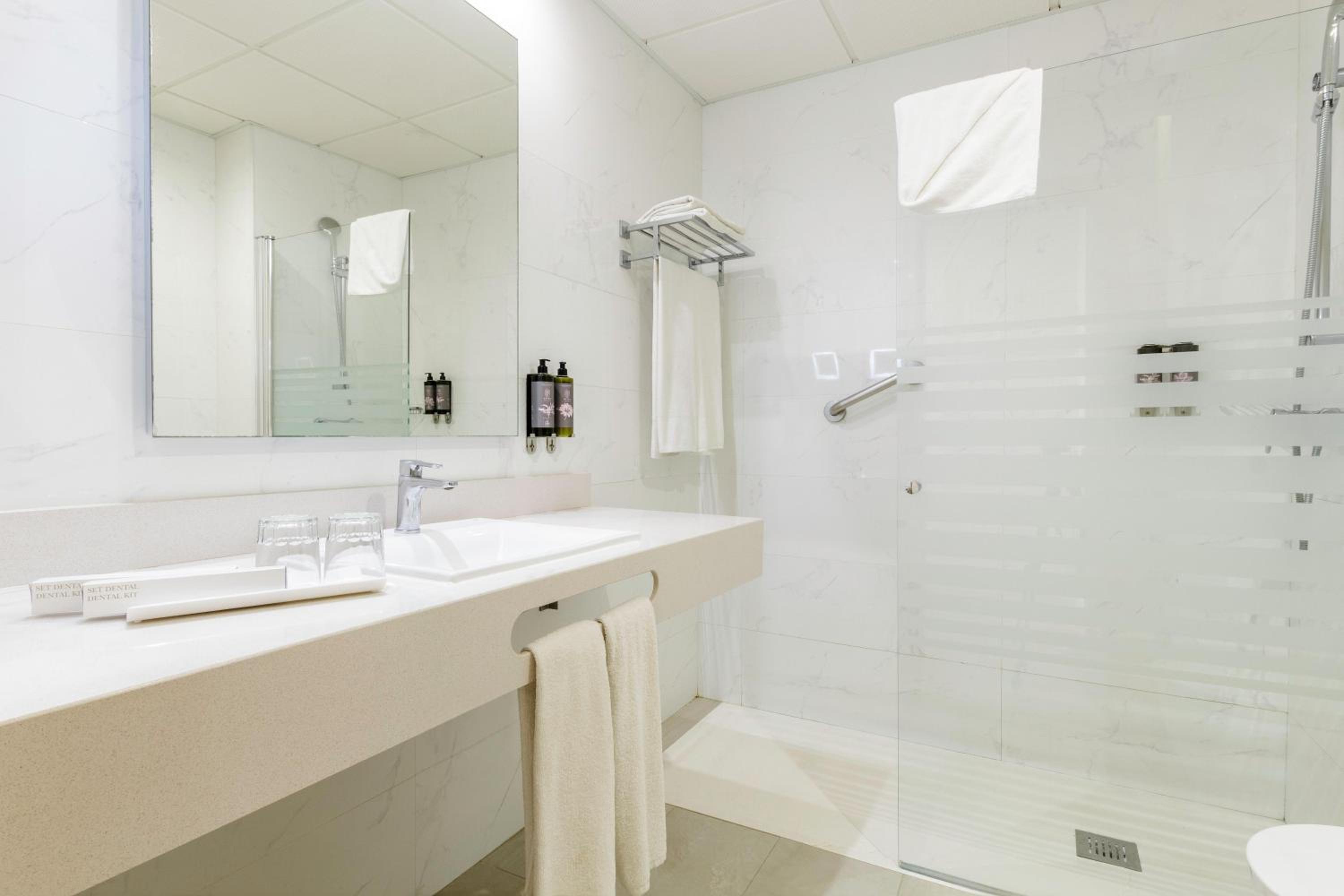 Premium Double Room (2 Adults) - Photo 7