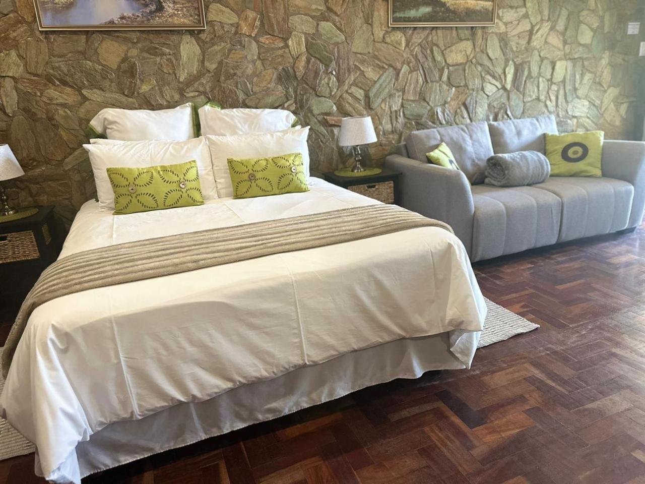 Deluxe Queen Room photo 1