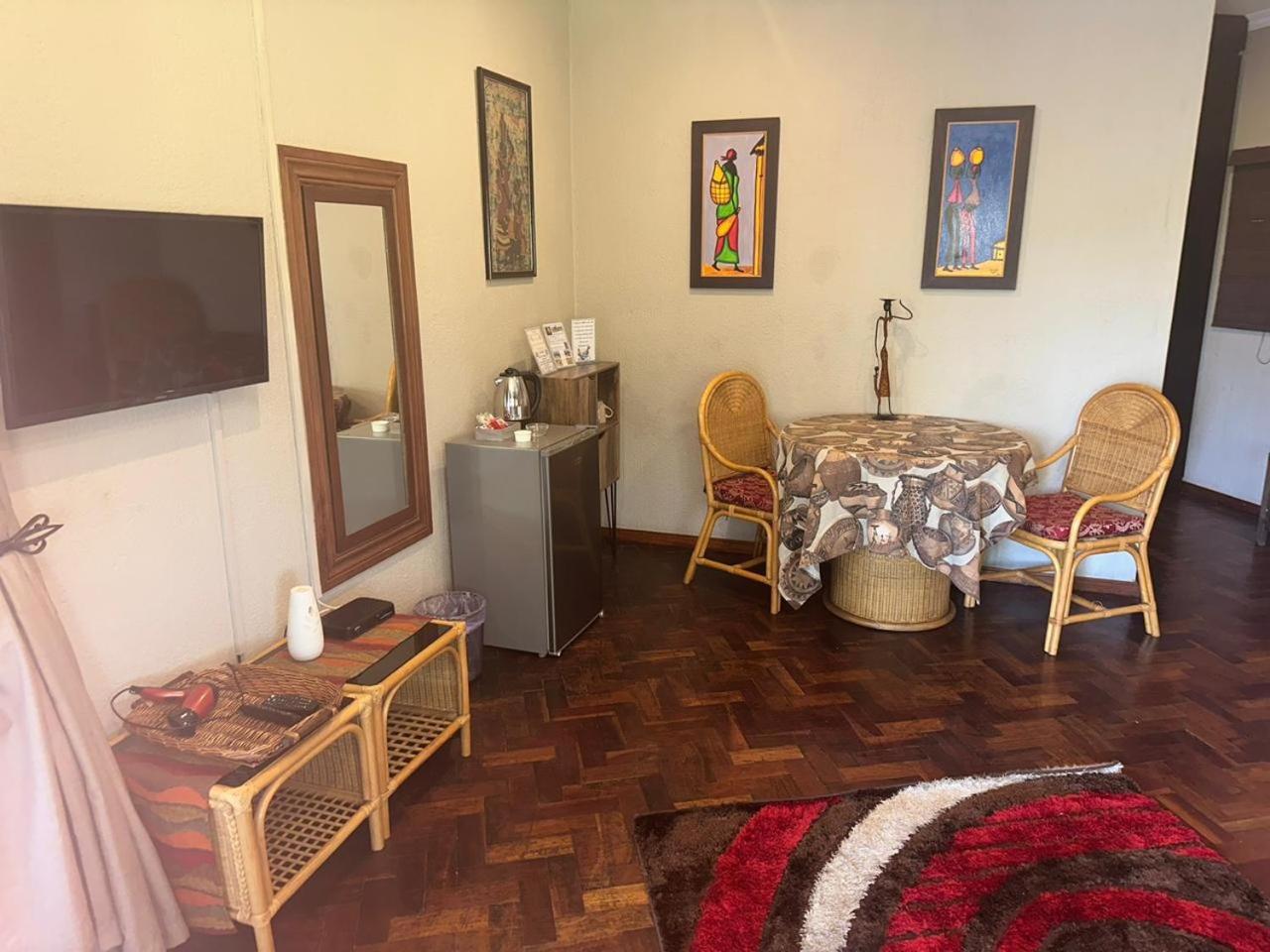 Deluxe King Room photo 2
