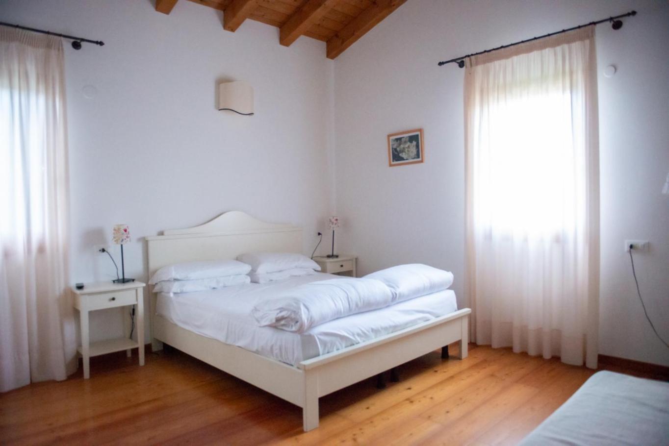 Double Room - Photo 8